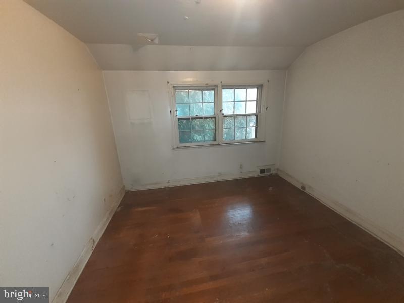 PERRING LOCH - Residential