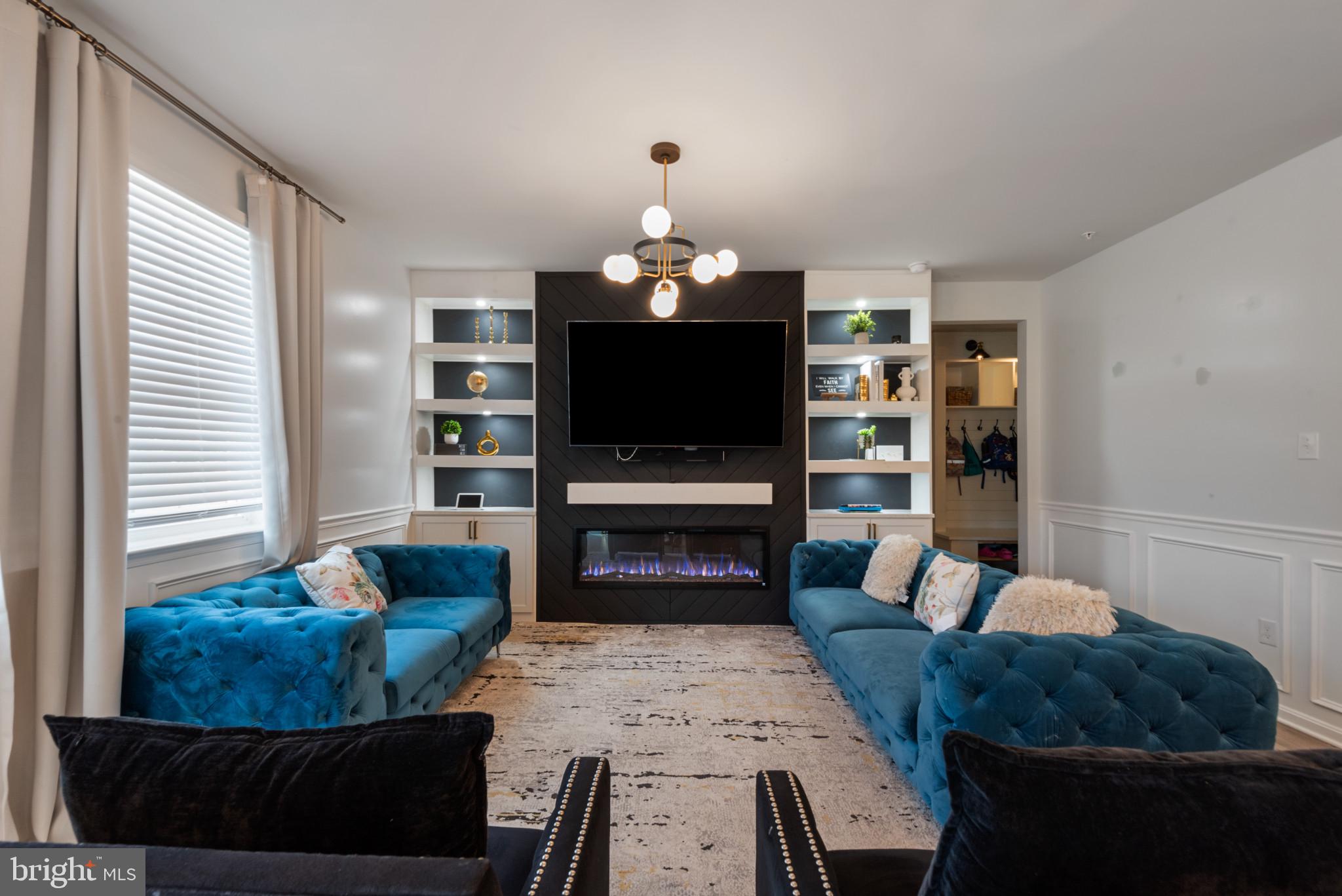 664 NORTH CHANDLER DRIVE