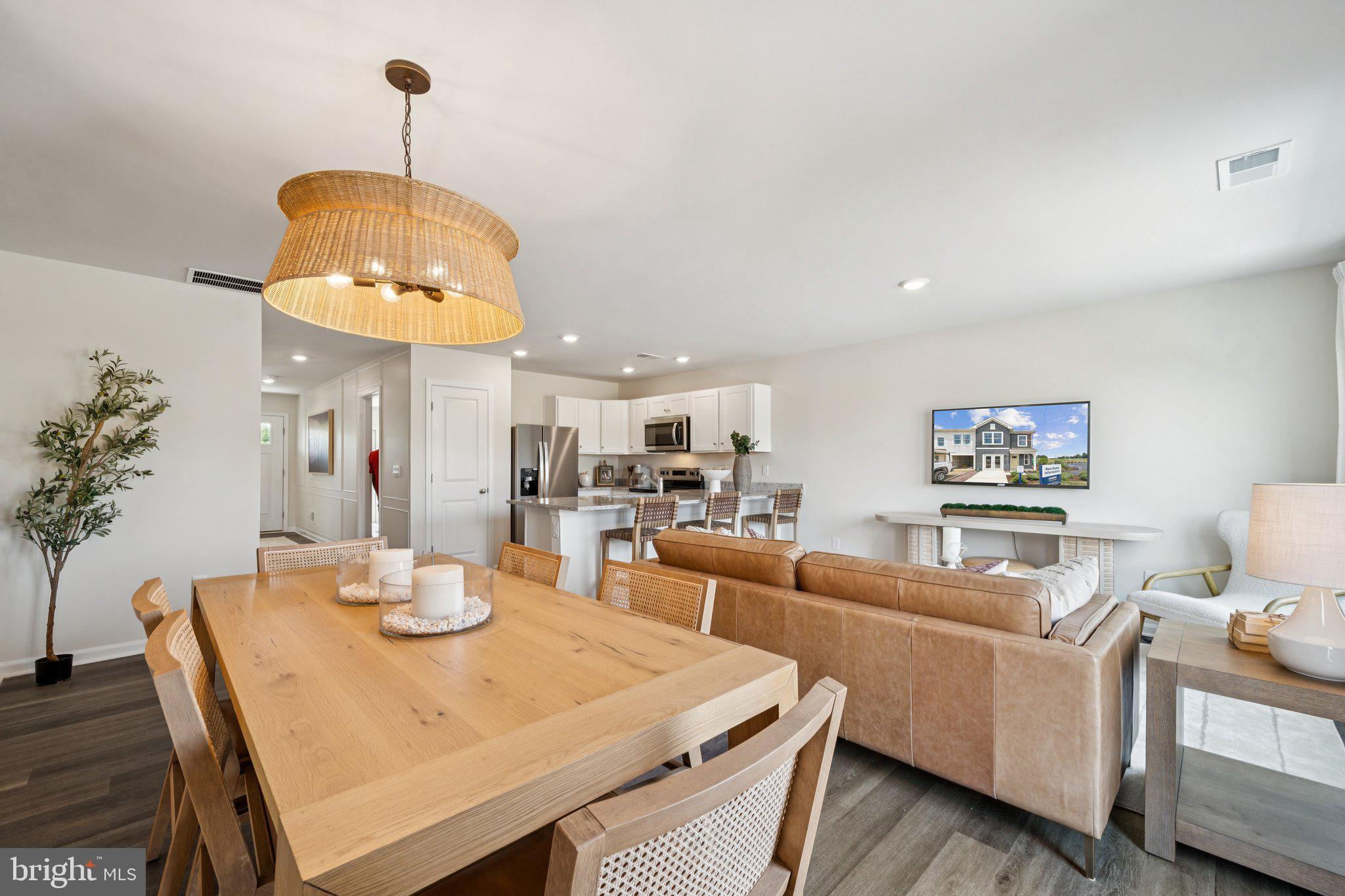 SUMMIT TOWNS - Residential