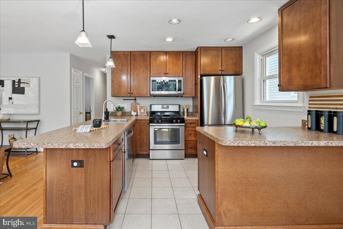 5727 6TH STREET N