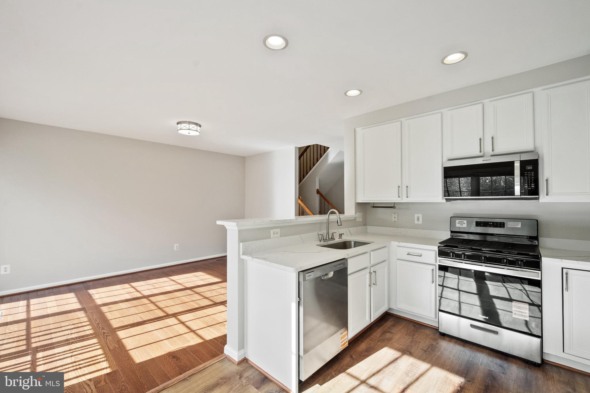 VICTORIA'S LANDING - Residential