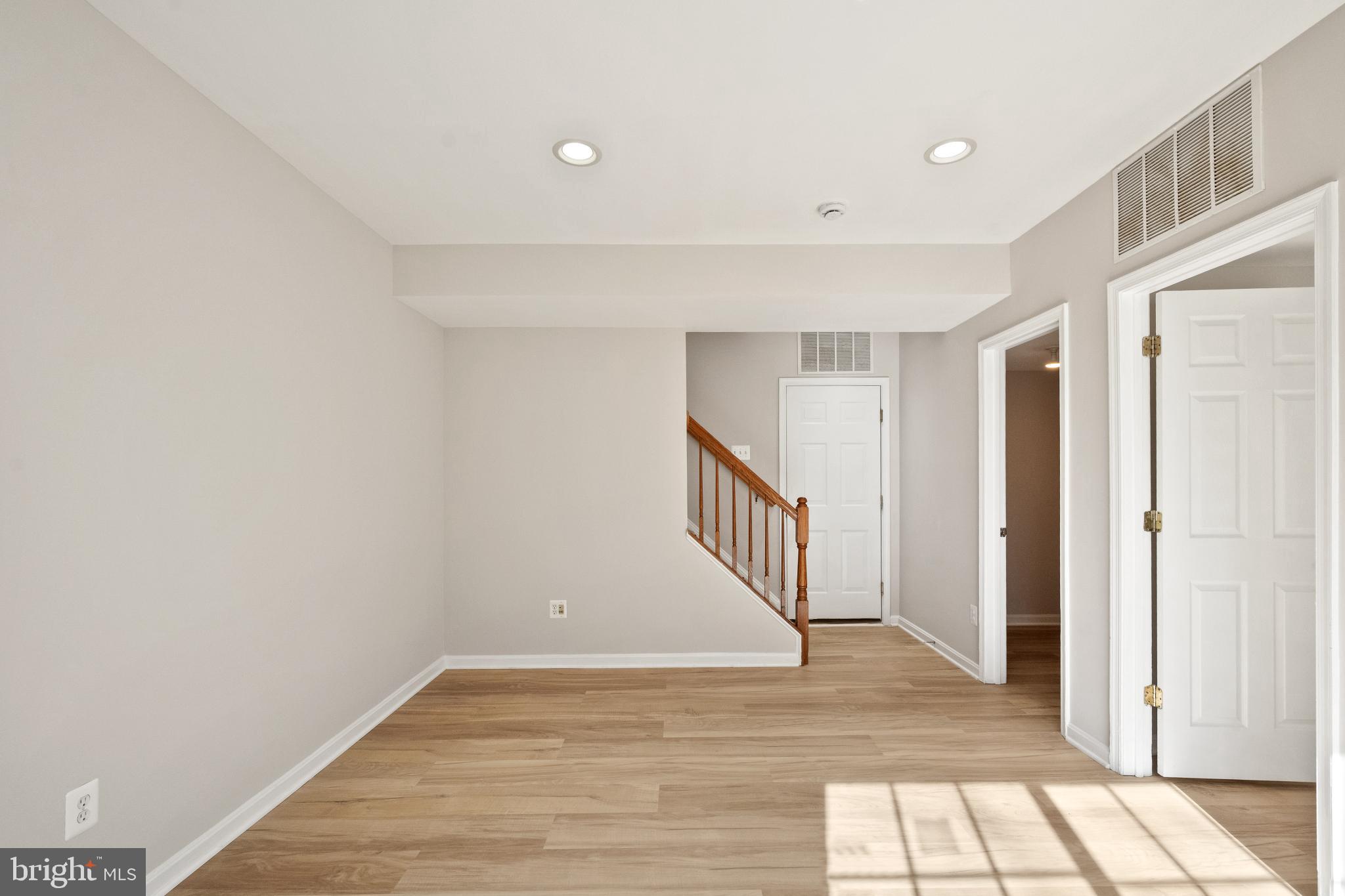 VICTORIA'S LANDING - Residential