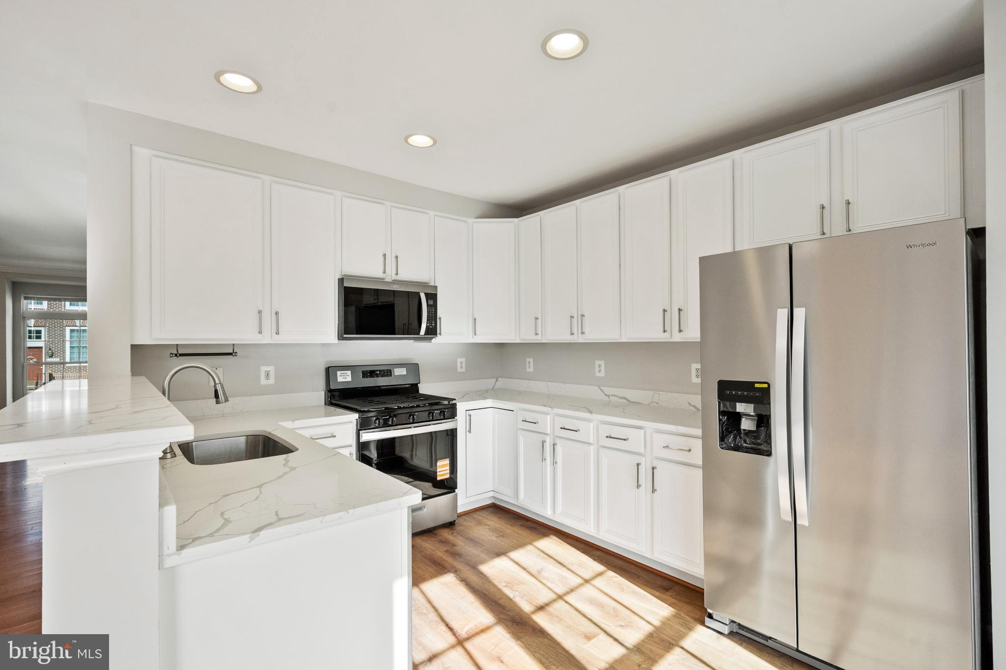 VICTORIA'S LANDING - Residential