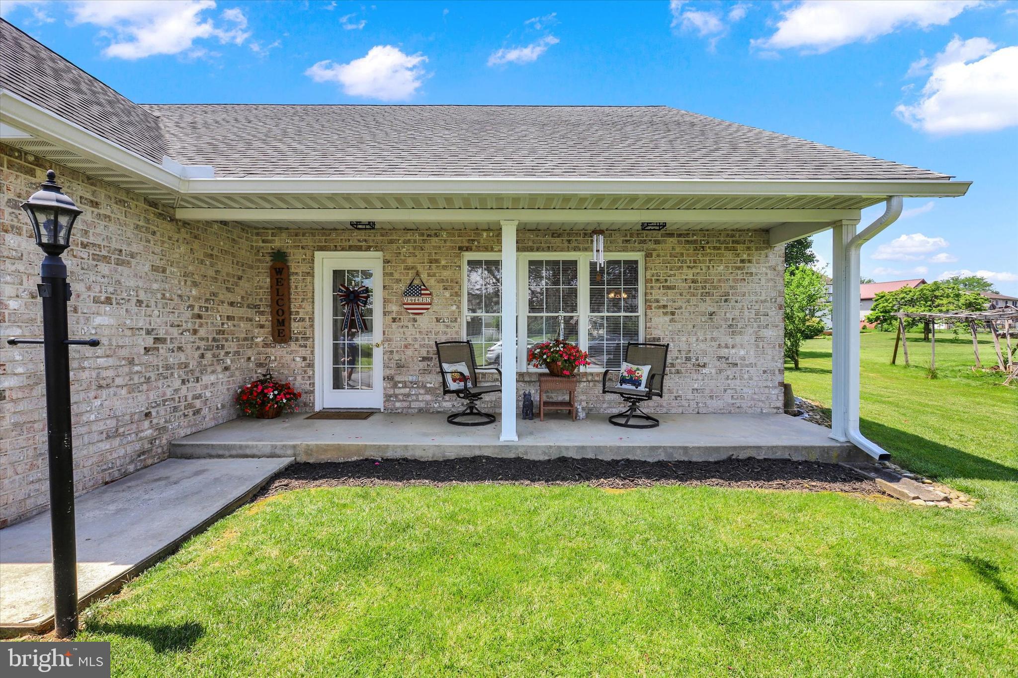 353 ROSEANN DRIVE