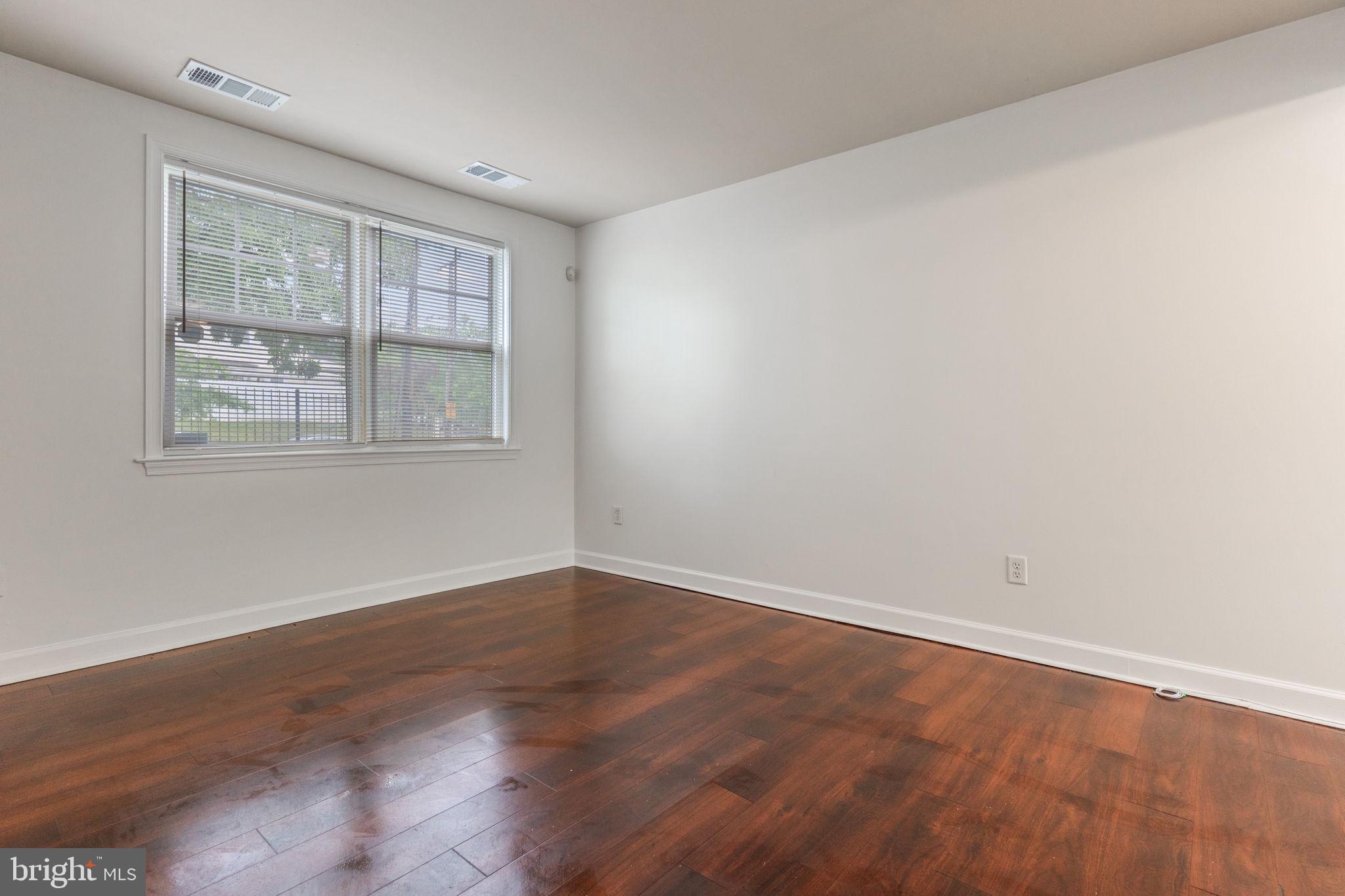 2512 KENT VILLAGE DRIVE