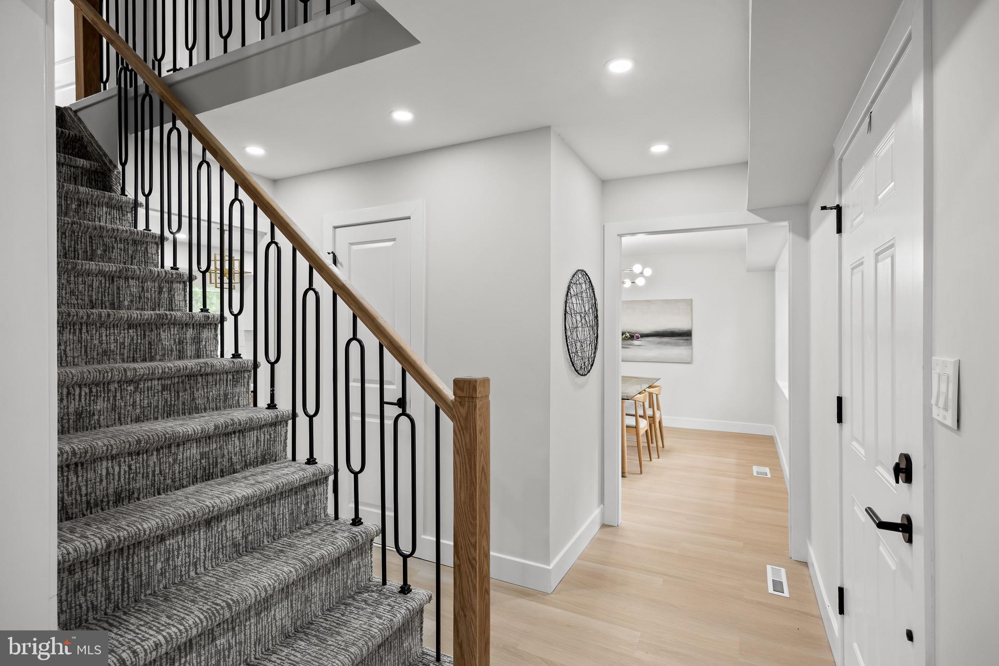 6 HASTING LANE