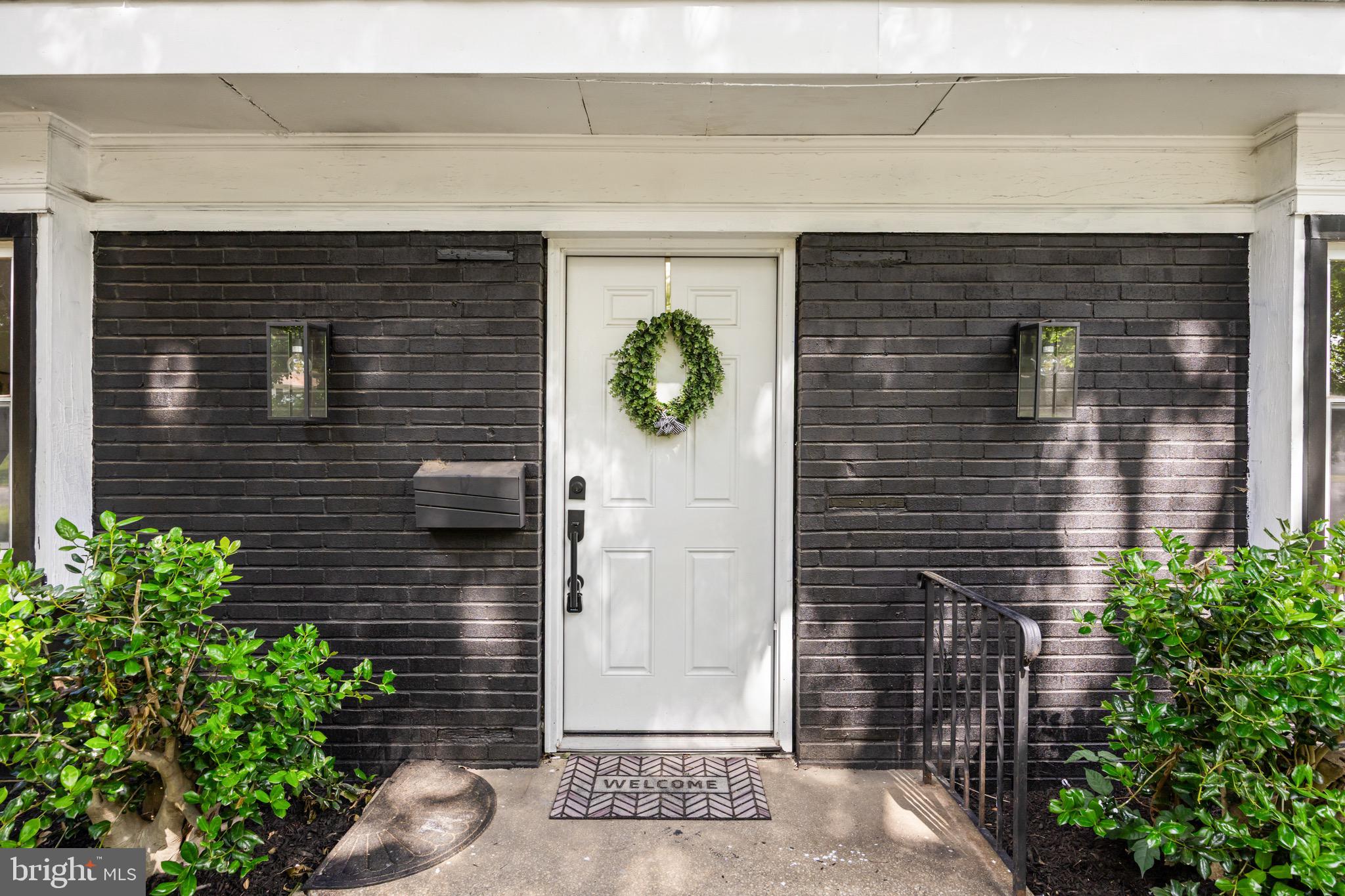6 HASTING LANE