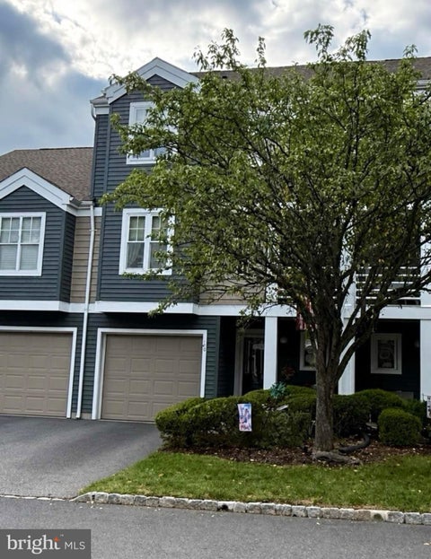 Townhouse For Sale - 106 Bonney Court<br/> BRIDGEWATER, NJ 08807