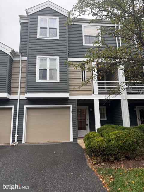 Townhouse For Sale - 106 Bonney Court<br/> Somerset County, BRIDGEWATER, NJ 08807