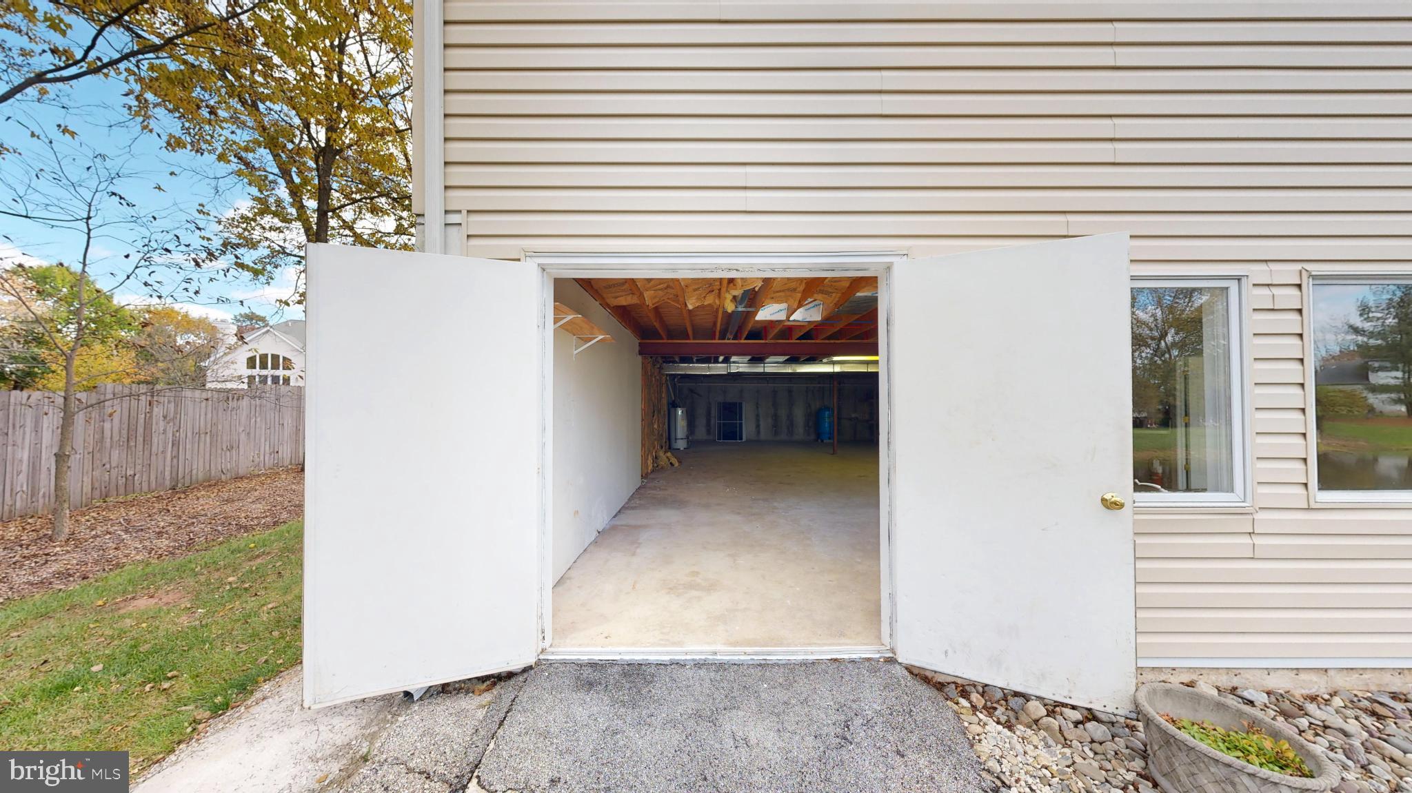 NONE AVAILABLE - Commercial Lease