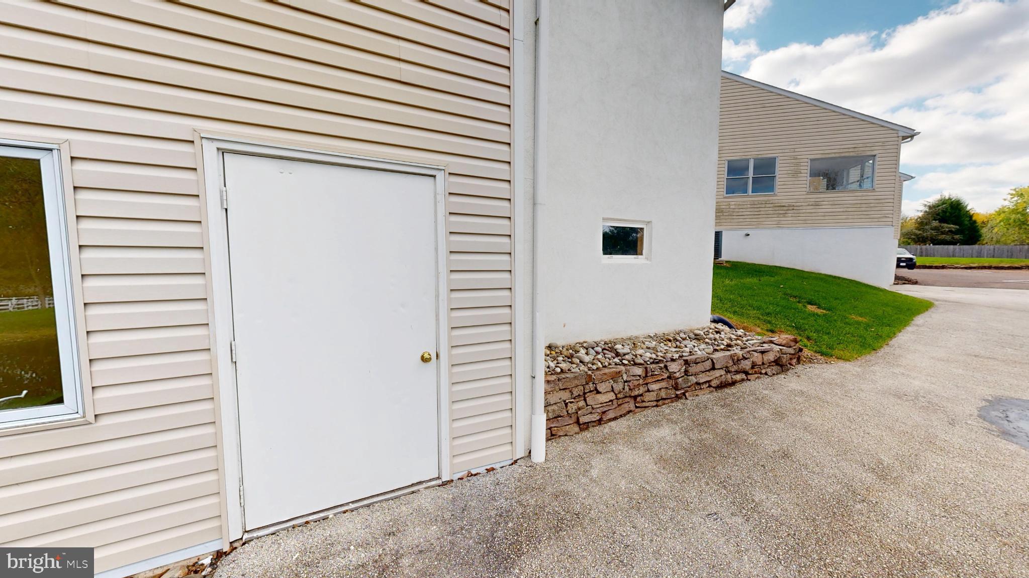 NONE AVAILABLE - Commercial Lease