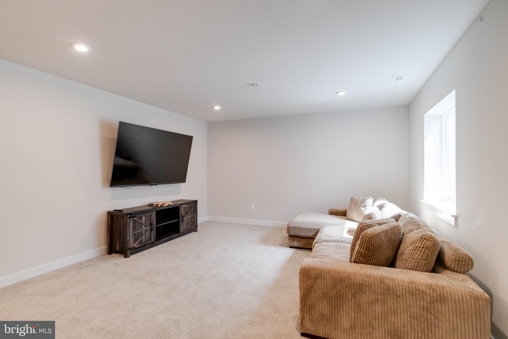 GILBERT MEADOWS - Residential