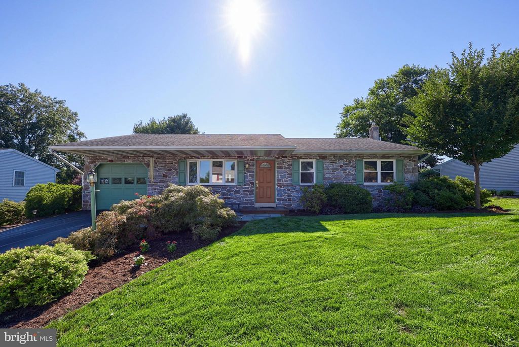Photo of 207 Brookline Road, LANCASTER, PA 17603 (MLS # PALA2075398)