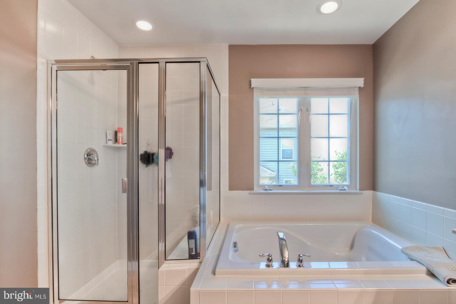 STAFFORD LAKES VILLAGE - Residential Lease