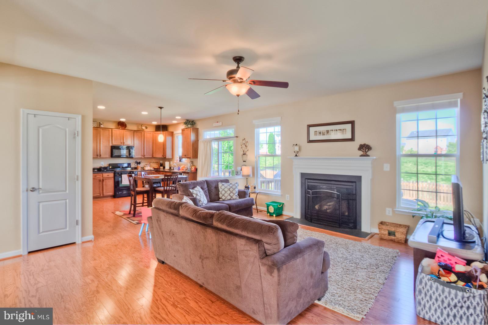 STAFFORD LAKES VILLAGE - Residential Lease