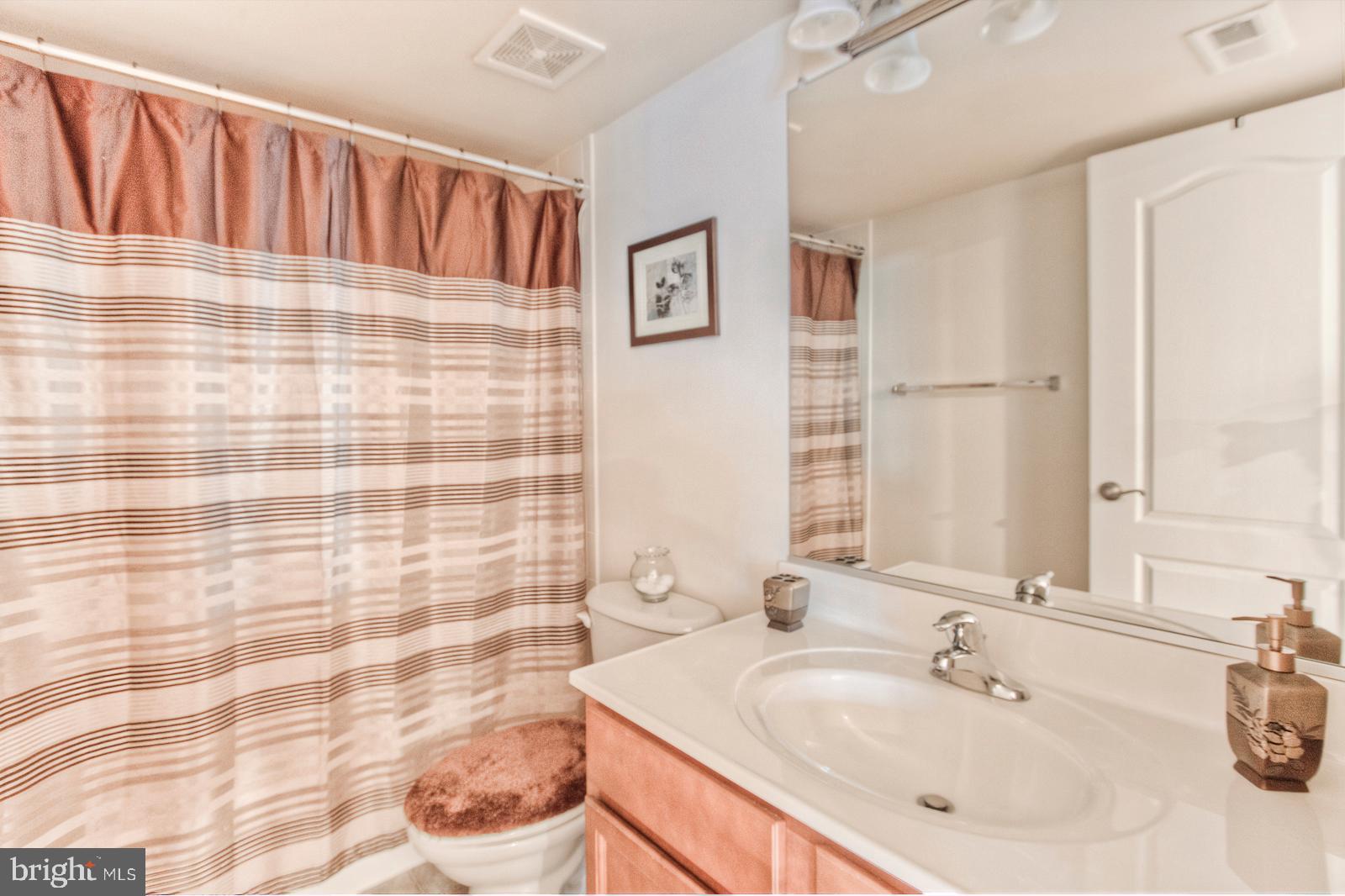 STAFFORD LAKES VILLAGE - Residential Lease