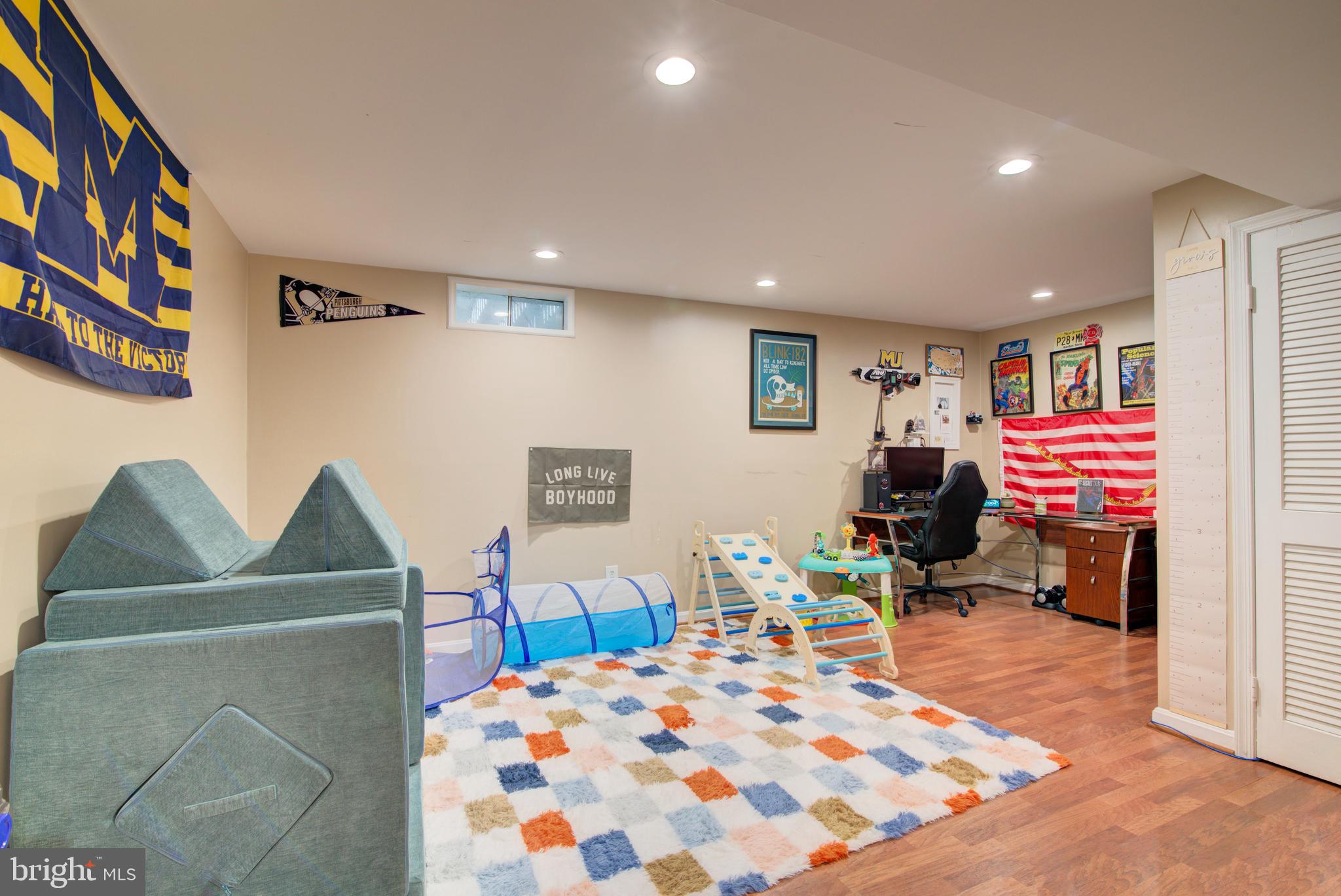 POTOMAC CROSSING - Residential