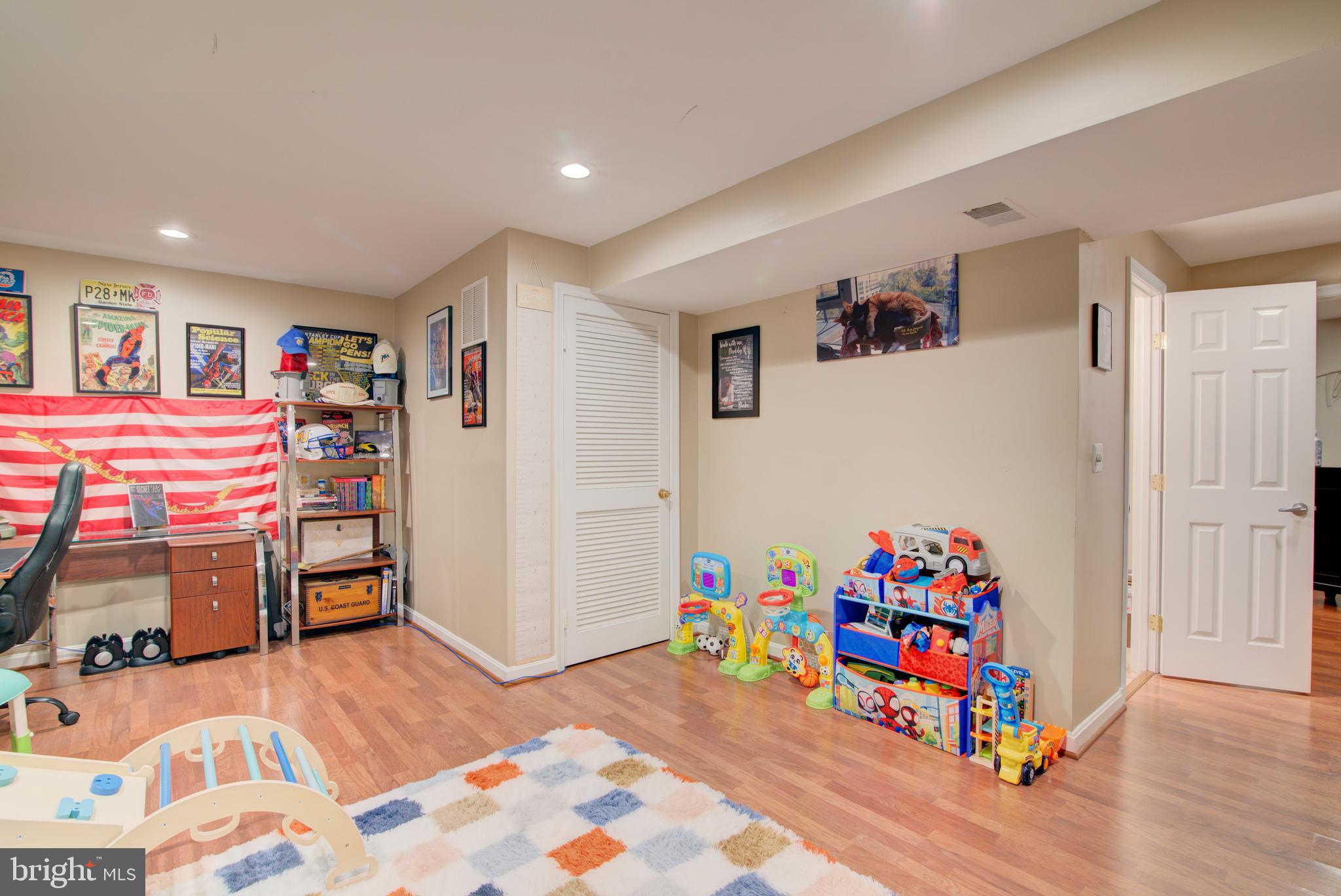 POTOMAC CROSSING - Residential