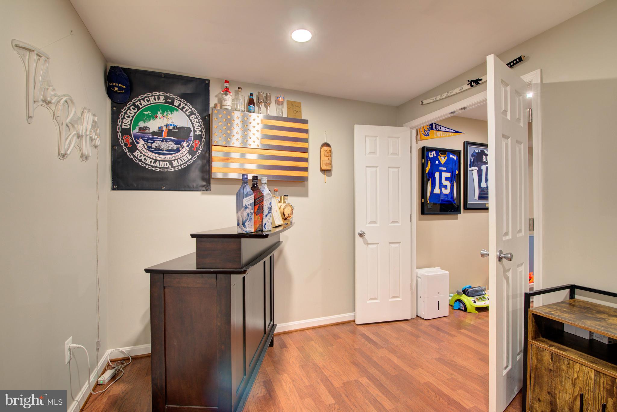 POTOMAC CROSSING - Residential