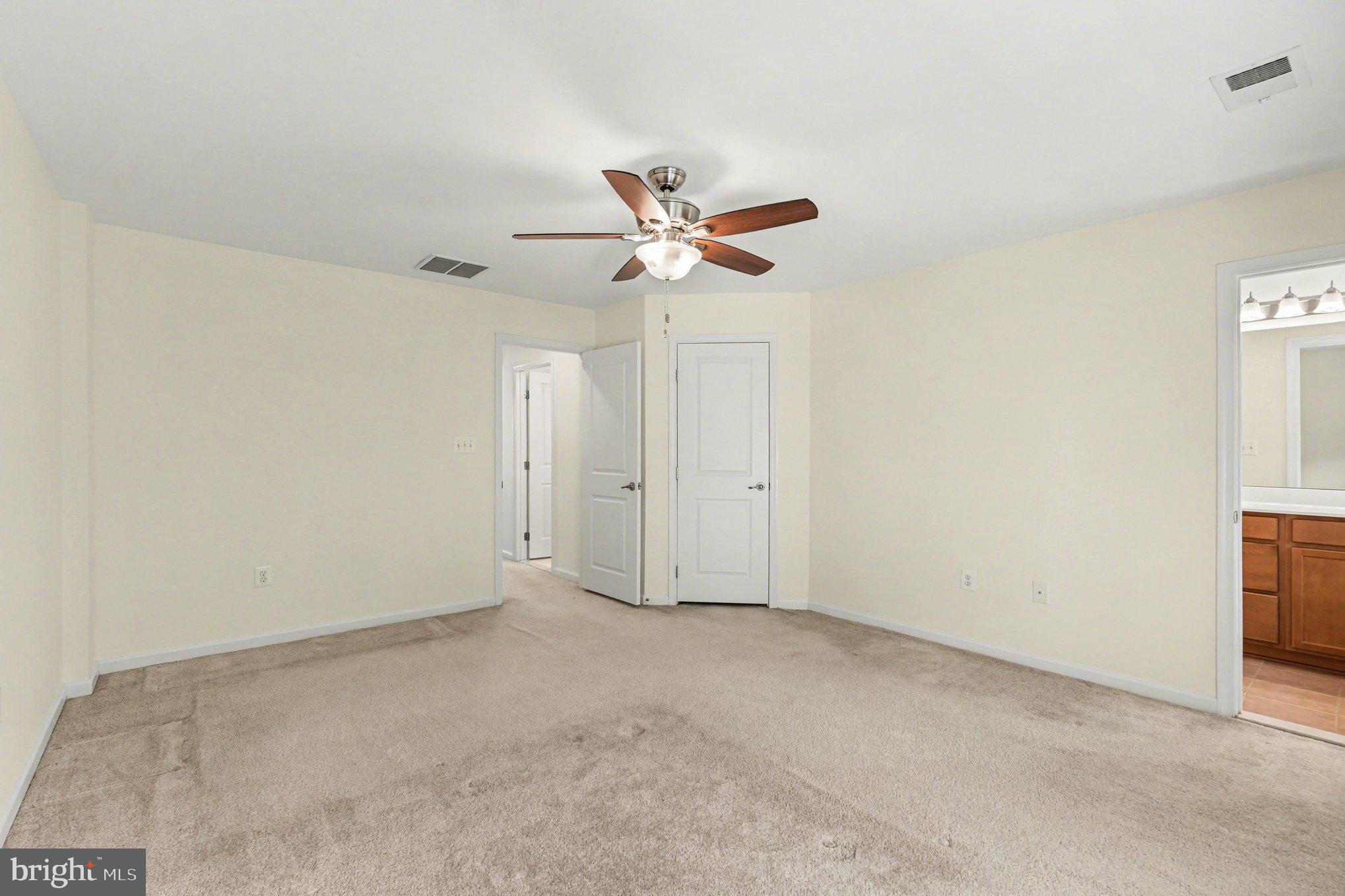 LAFAYETTE CROSSING - Residential