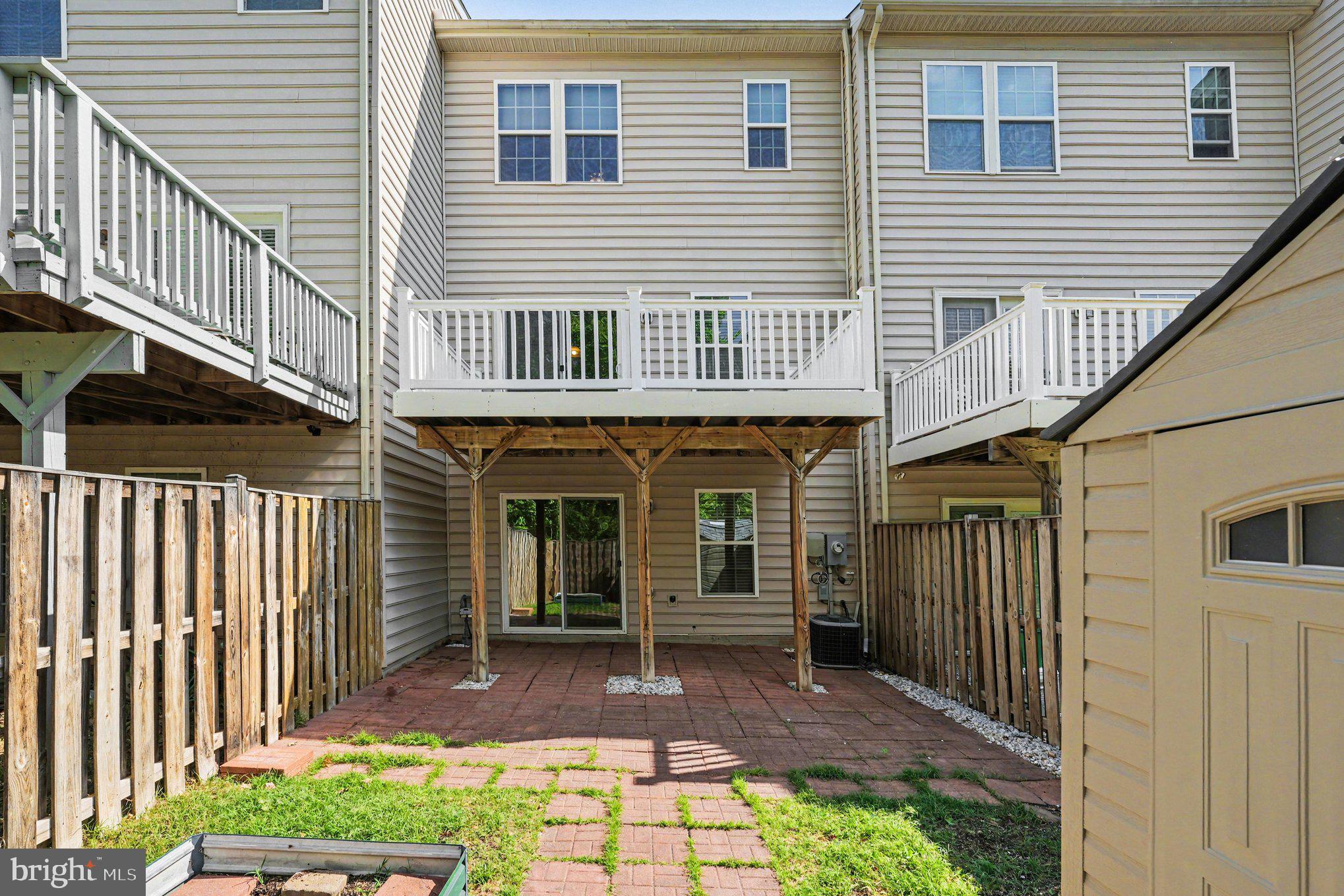 LAFAYETTE CROSSING - Residential