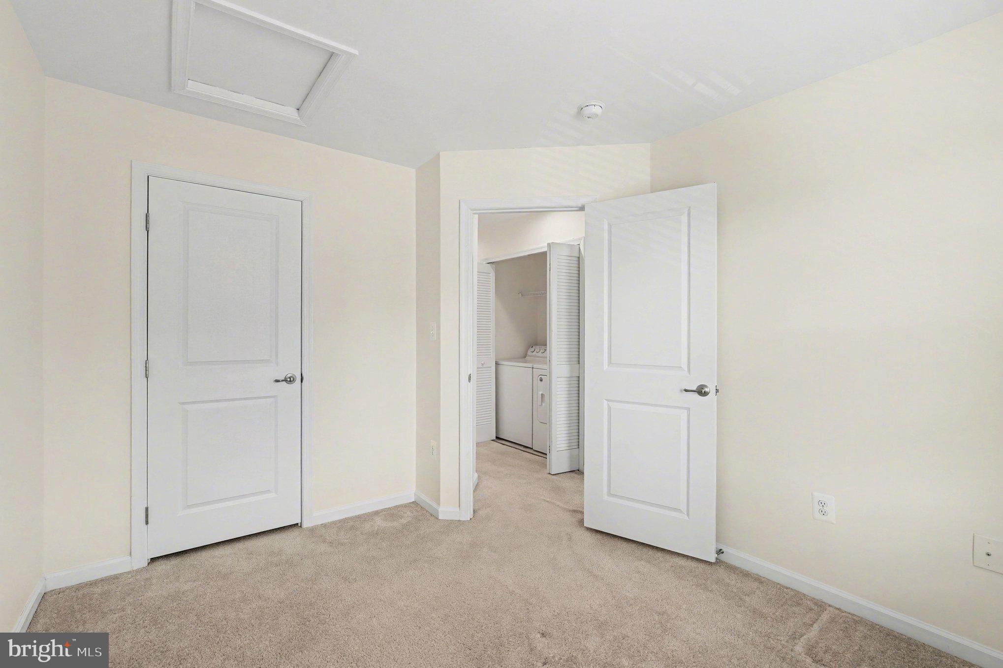 LAFAYETTE CROSSING - Residential