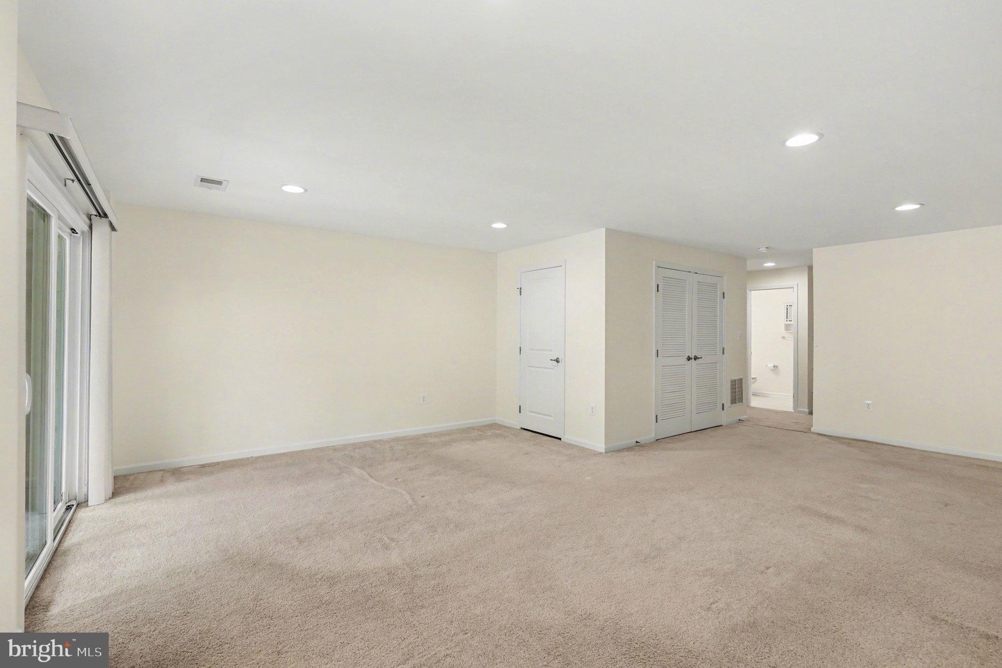 LAFAYETTE CROSSING - Residential