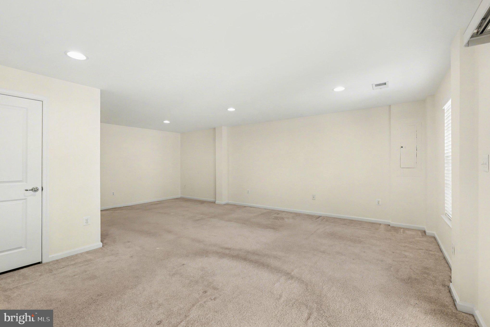 LAFAYETTE CROSSING - Residential