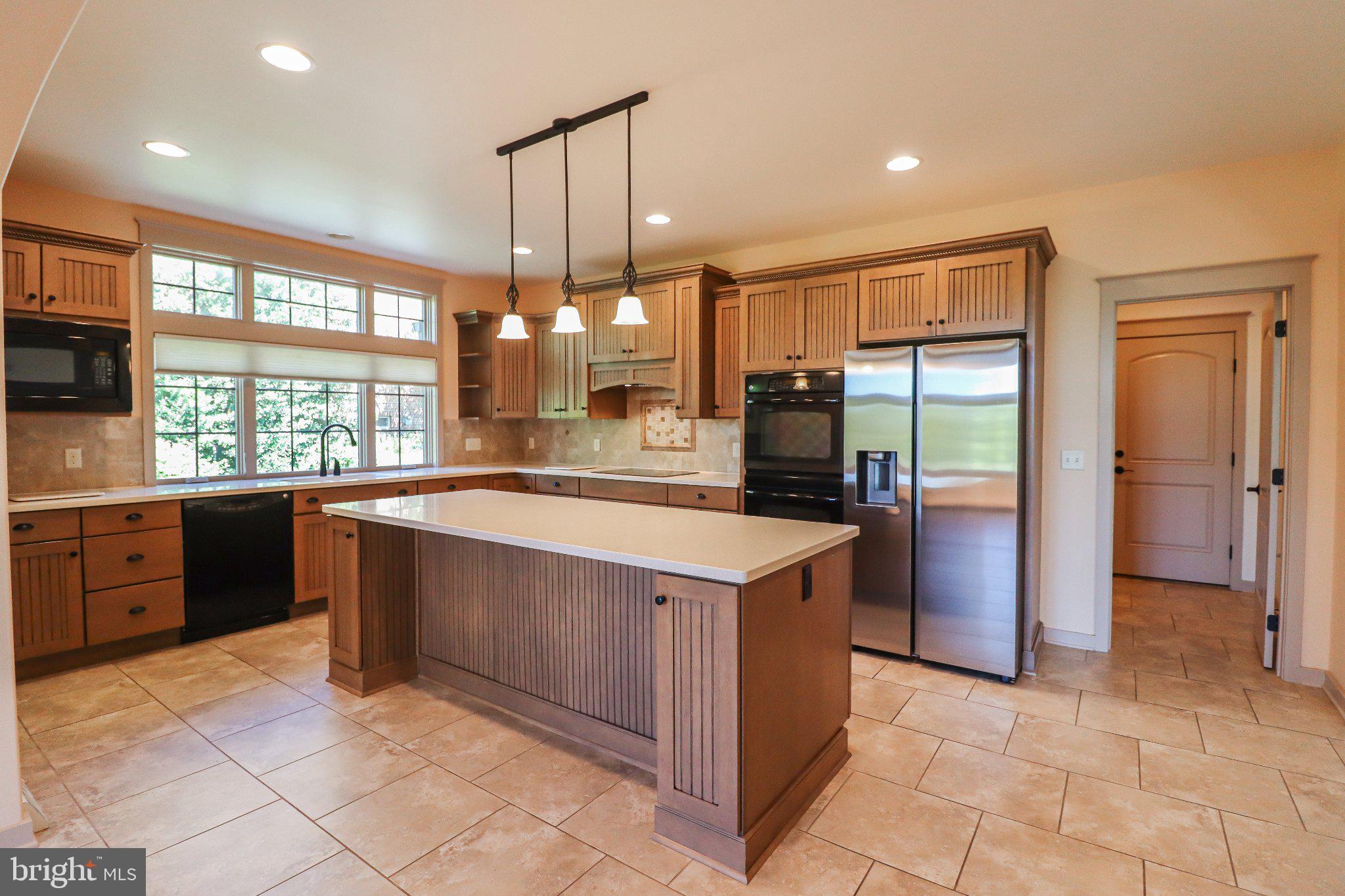 832 HERITAGE HILLS DRIVE