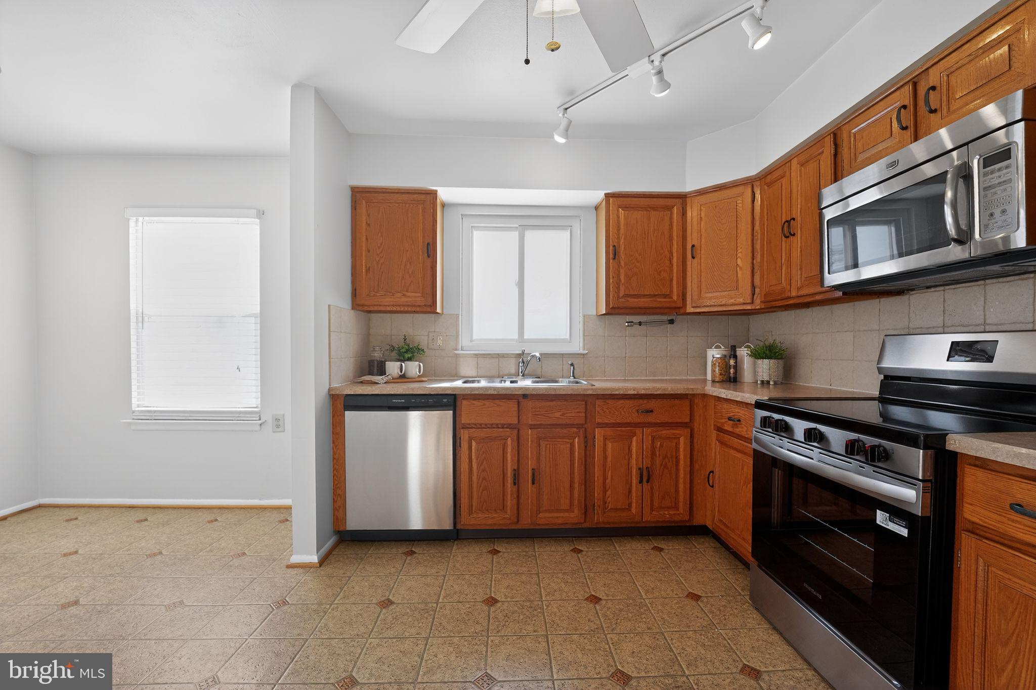 CRESTWOOD VILLAGE - Residential