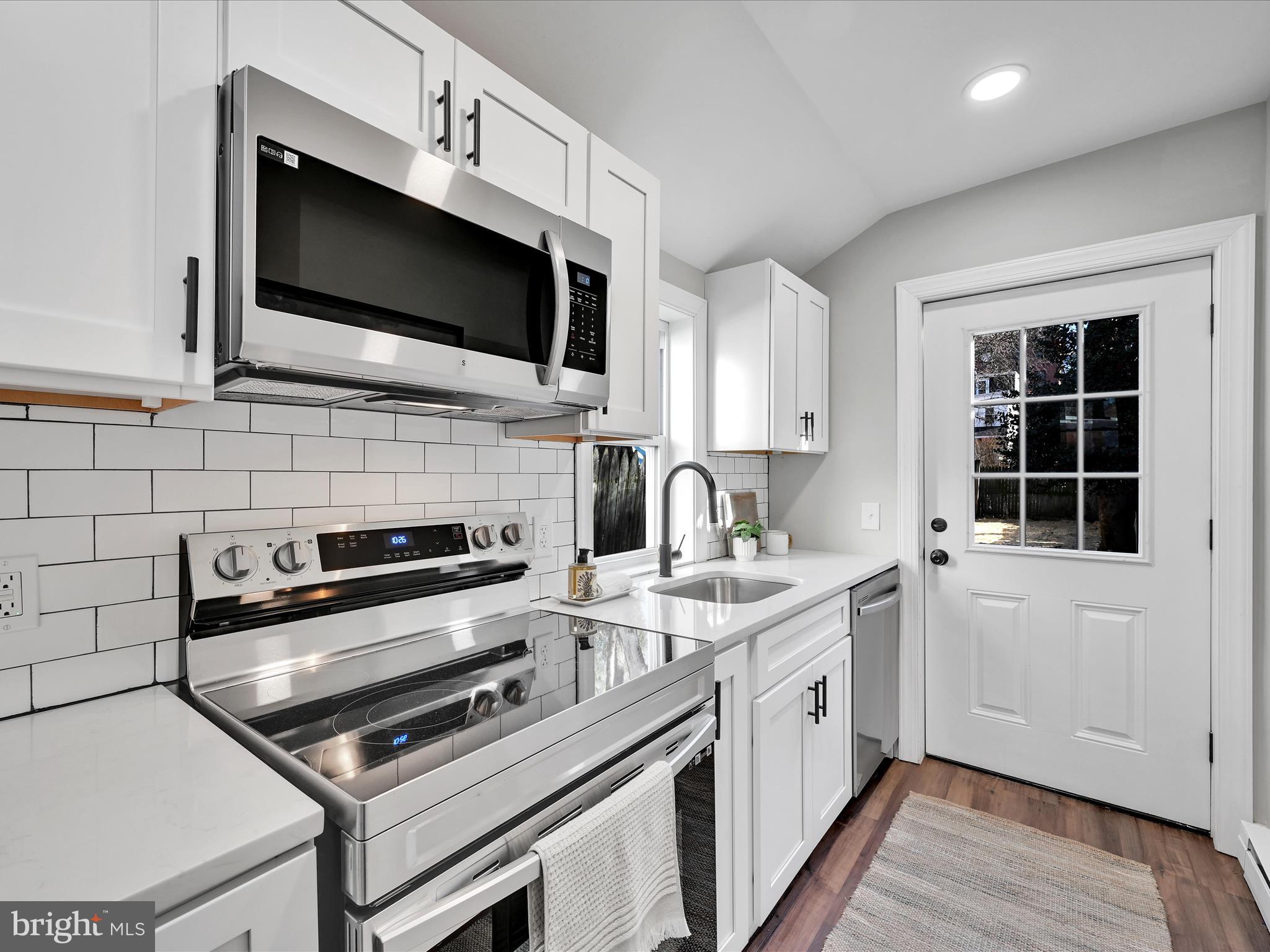 CHESTNUT HILL - Residential