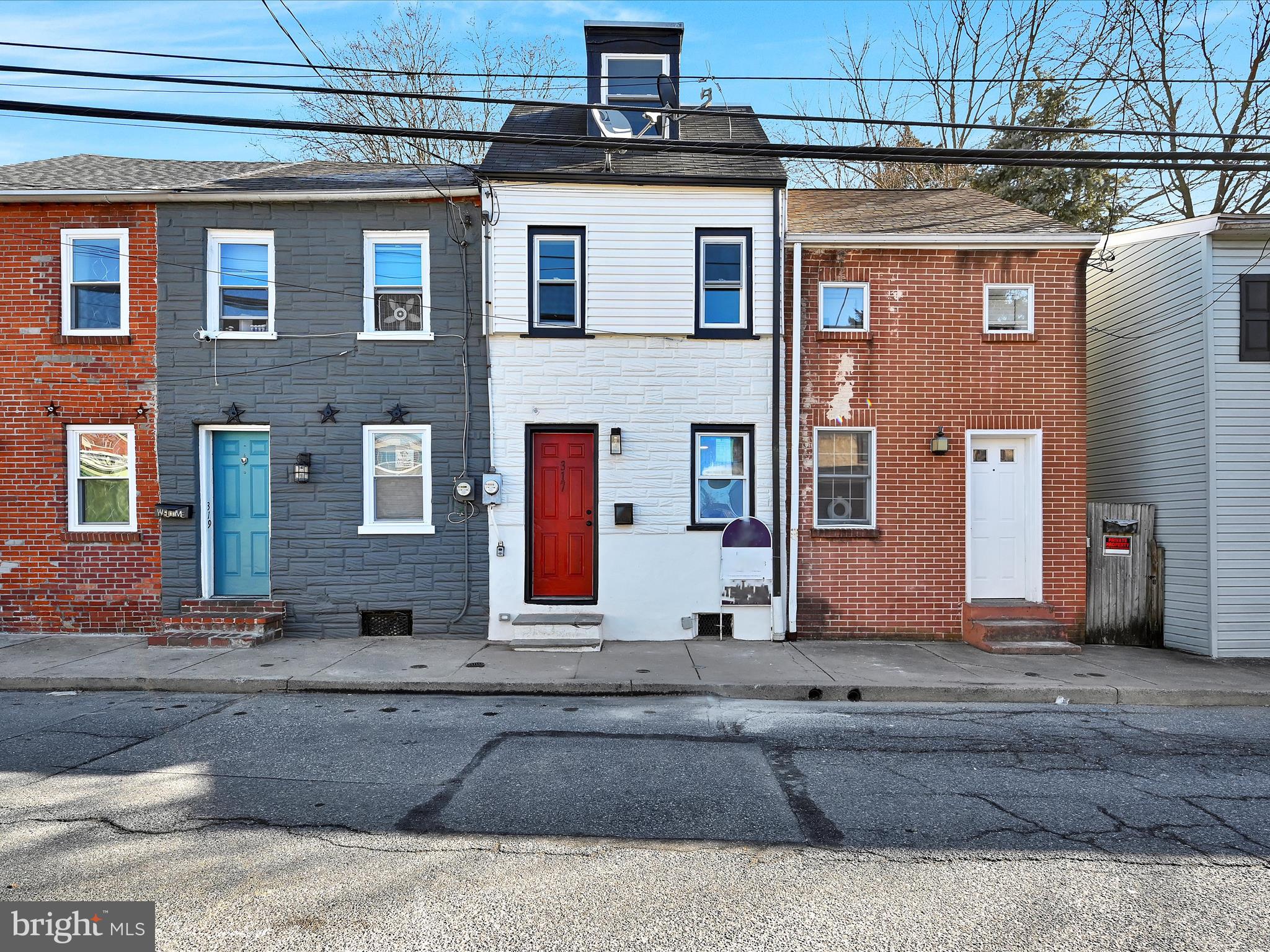 CHESTNUT HILL - Residential