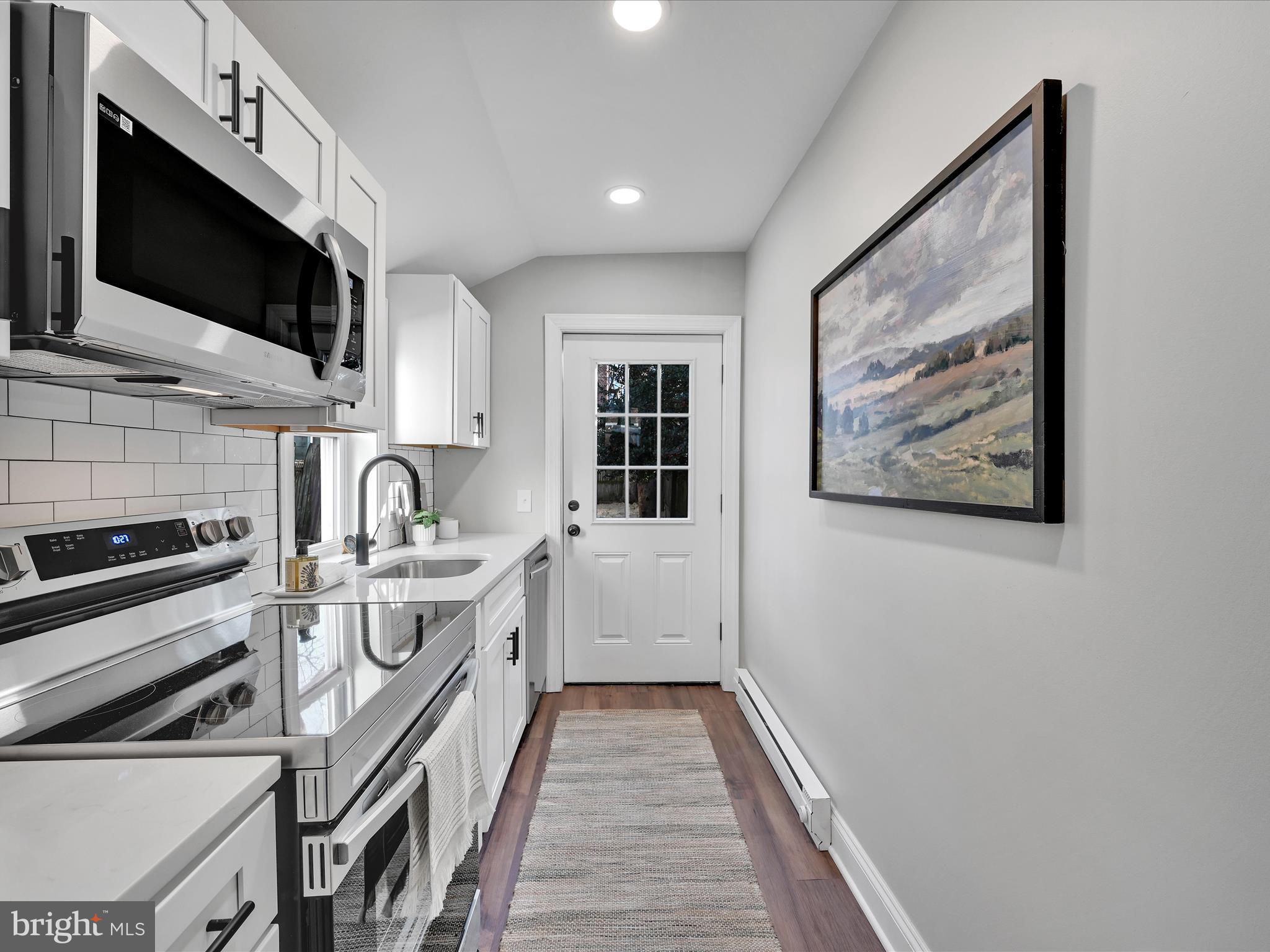CHESTNUT HILL - Residential
