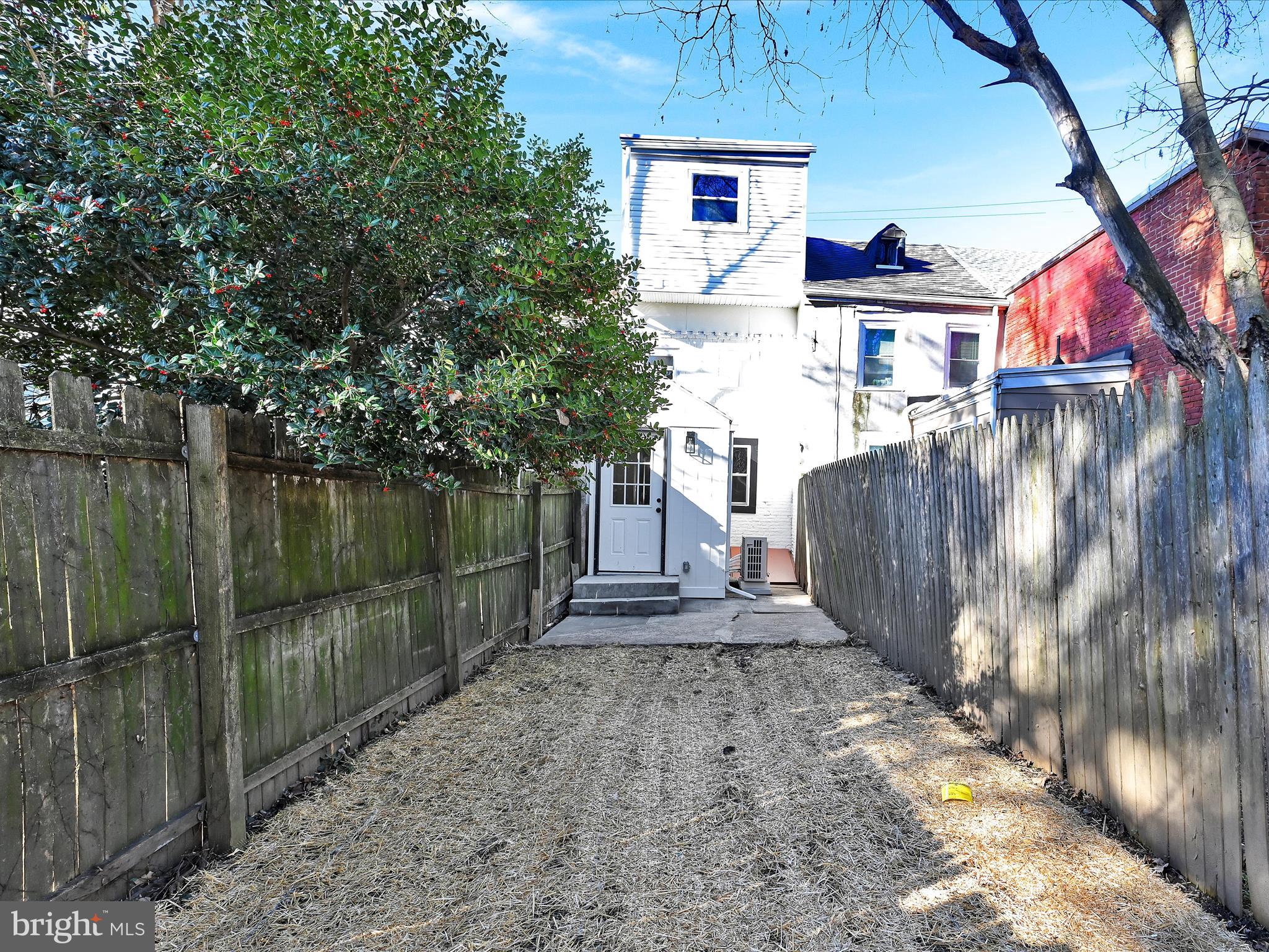 CHESTNUT HILL - Residential