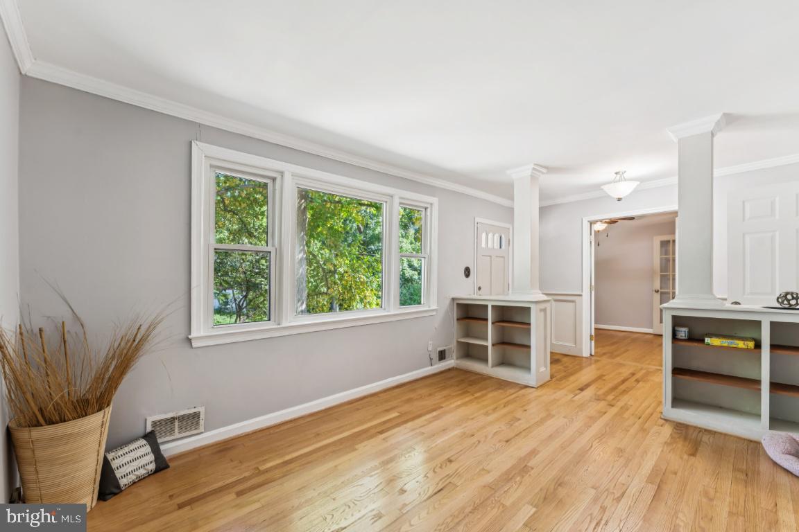 FRIENDLY FARMS - Residential