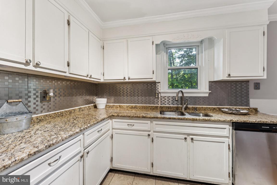 FRIENDLY FARMS - Residential