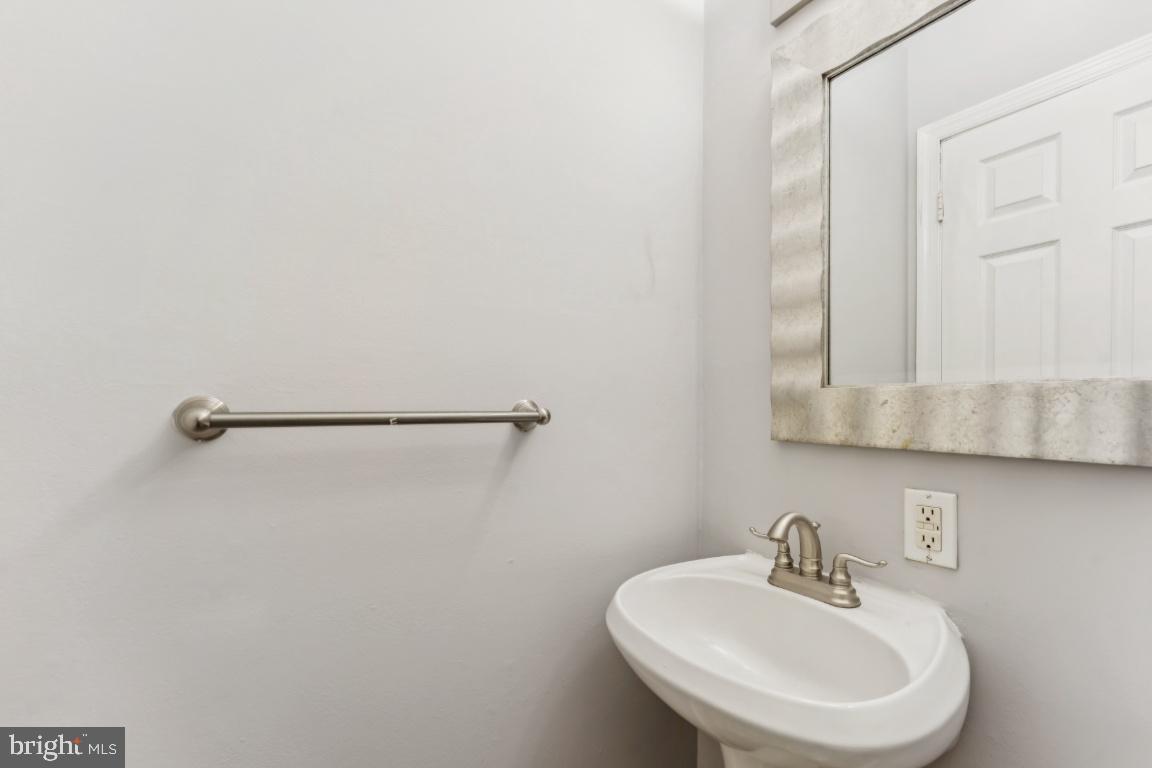 FRIENDLY FARMS - Residential