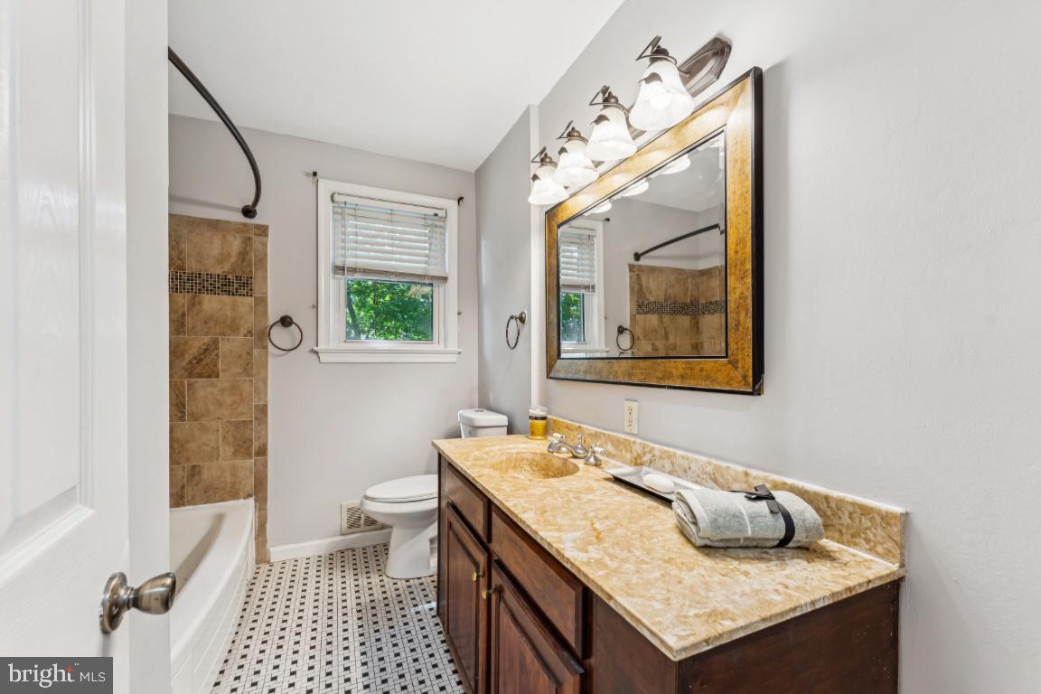 FRIENDLY FARMS - Residential