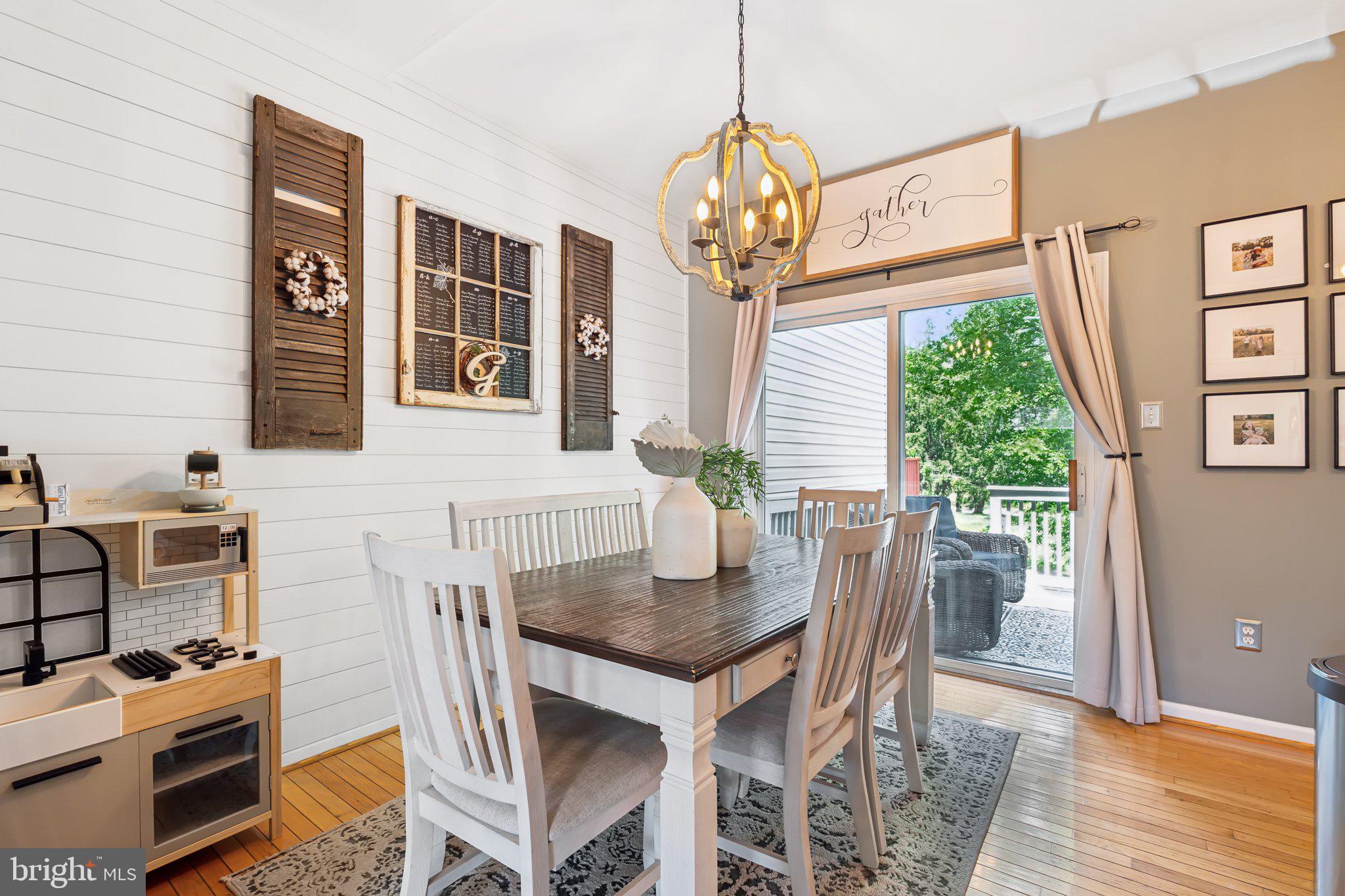 WALNUT RIDGE - Residential