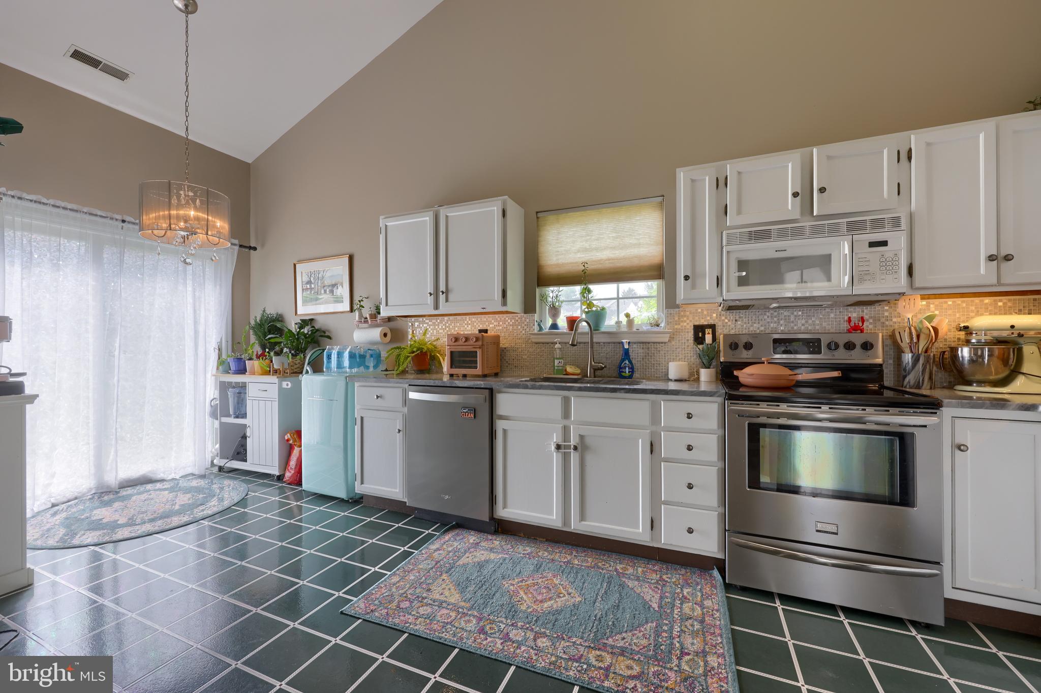 SPRING RIDGE - Residential