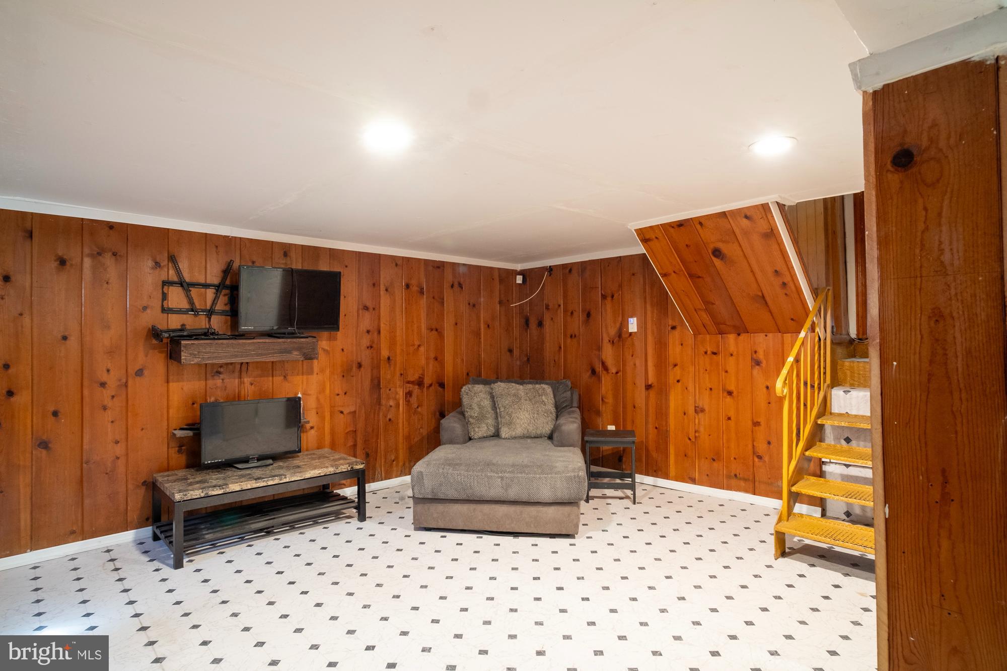 BALTIMORE HIGHLANDS - Residential