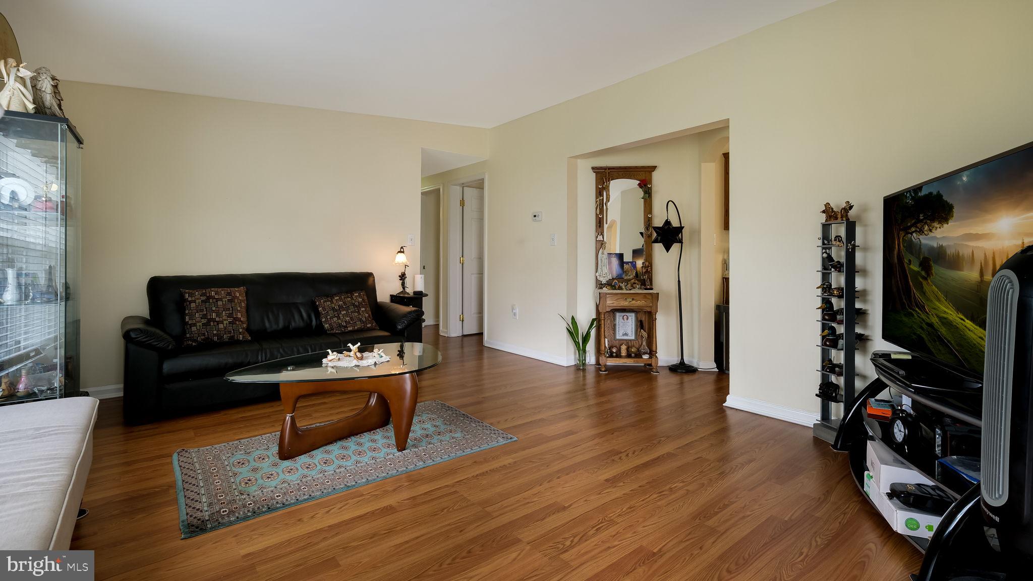 NESHAMINY FALLS - Residential