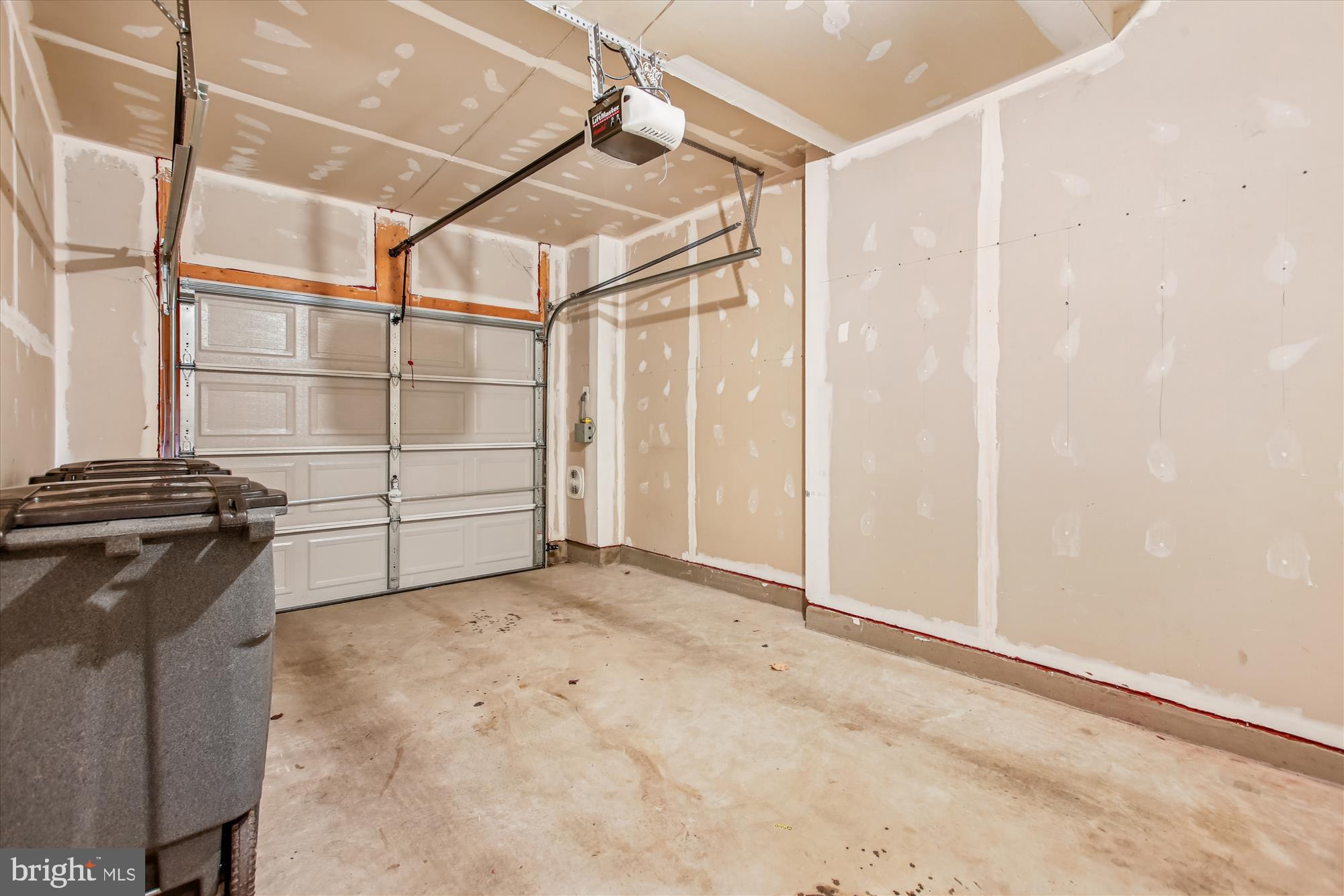 POTOMAC CLUB - Residential Lease