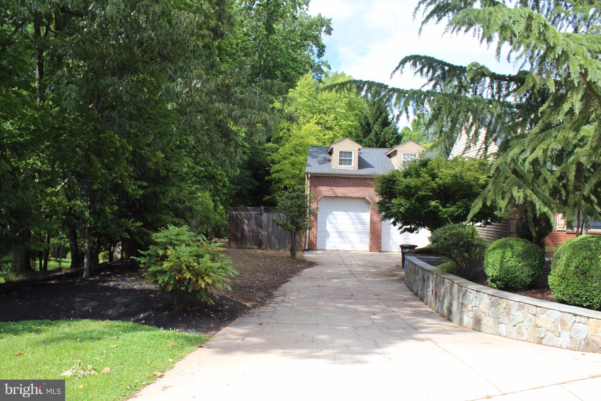 QUAINT ACRES - Residential Lease