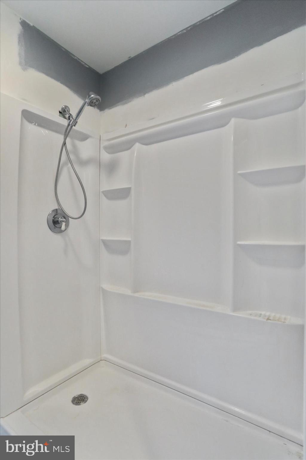 COLONIAL PARK - Residential