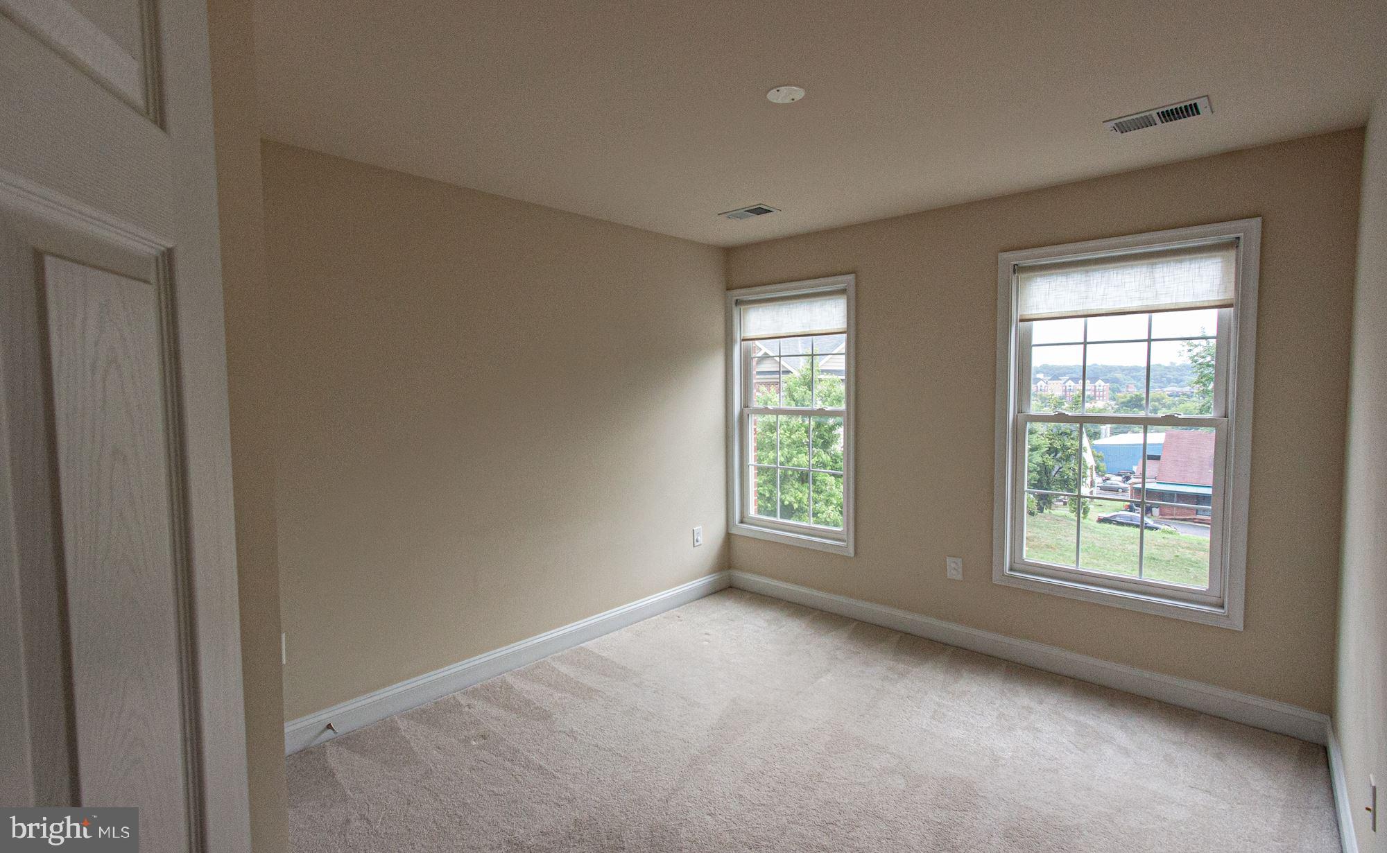 SHIRLINGTON - Residential