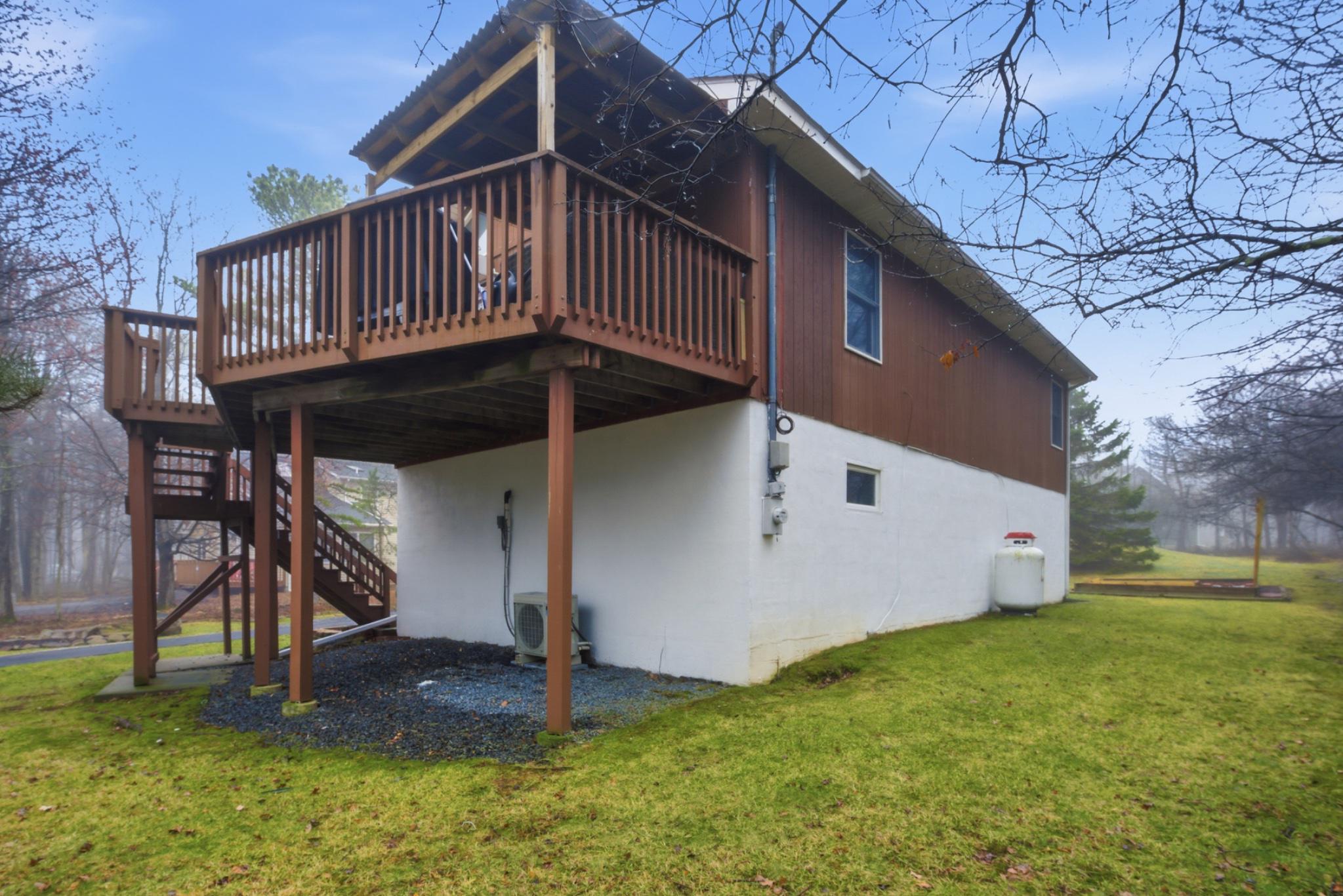 TOWAMENSING TRAILS - Residential