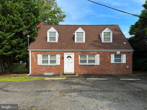 Photo of 6454 Arlington Boulevard, FALLS CHURCH, VA 22042 (MLS # VAFX2335292)