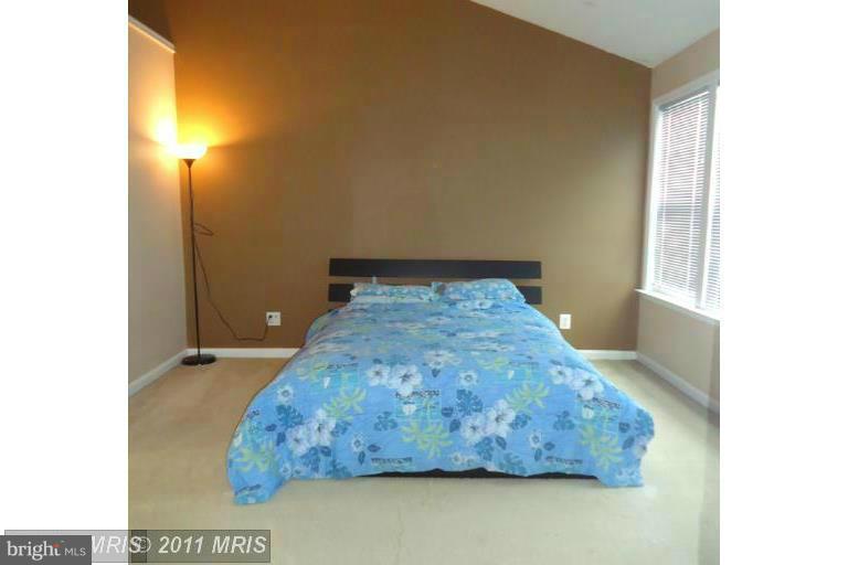 LOUDOUN PARKWAY CENTER - Residential Lease