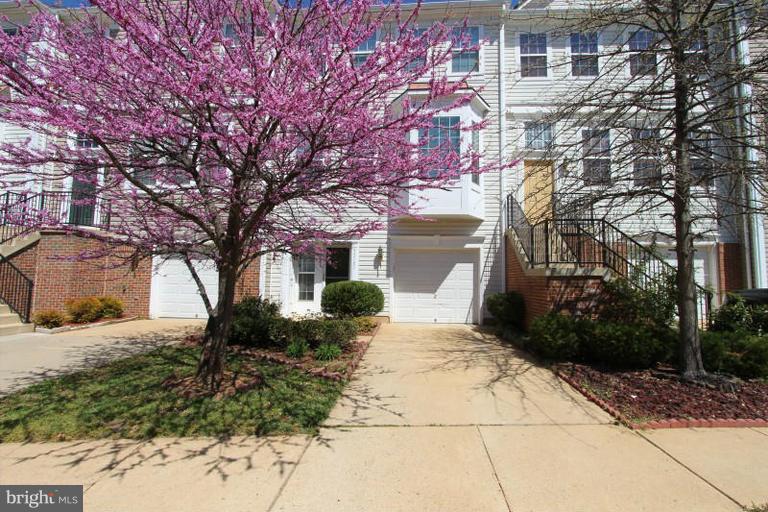 LOUDOUN PARKWAY CENTER - Residential Lease